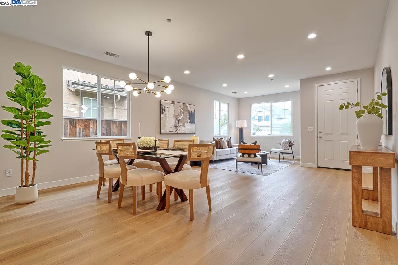 Detail Gallery Image 7 of 50 For 32675 Kenita Way, Union City,  CA 94587 - 5 Beds | 3 Baths