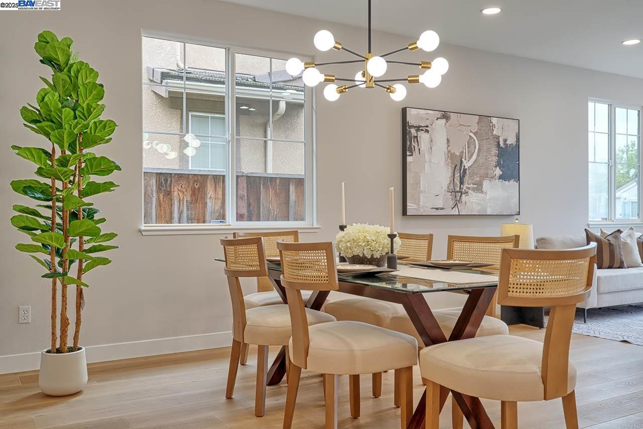 Detail Gallery Image 8 of 50 For 32675 Kenita Way, Union City,  CA 94587 - 5 Beds | 3 Baths