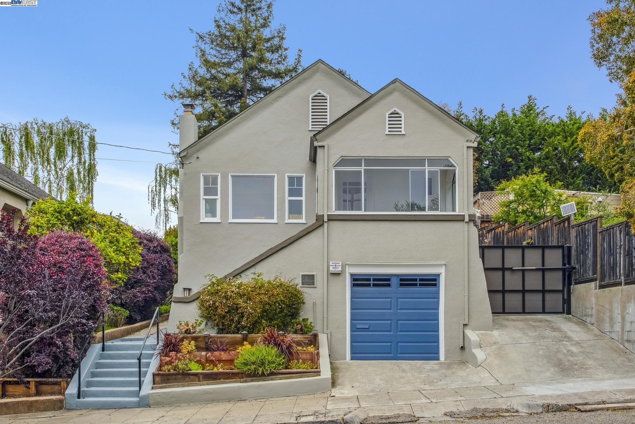 Detail Gallery Image 1 of 1 For 3569 Wilson Ave, Oakland,  CA 94602 - 2 Beds | 1 Baths