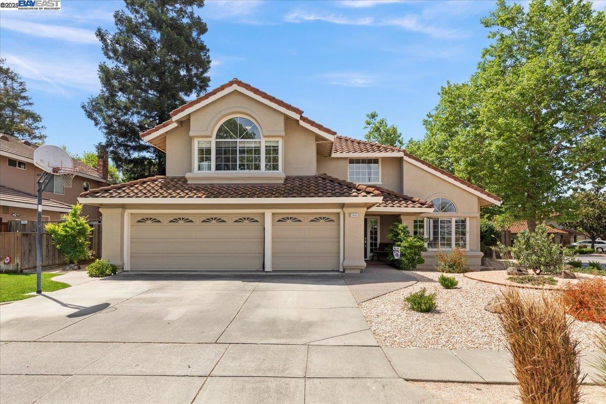Detail Gallery Image 1 of 1 For 3886 Mohr Ave, Pleasanton,  CA 94588 - 4 Beds | 3 Baths