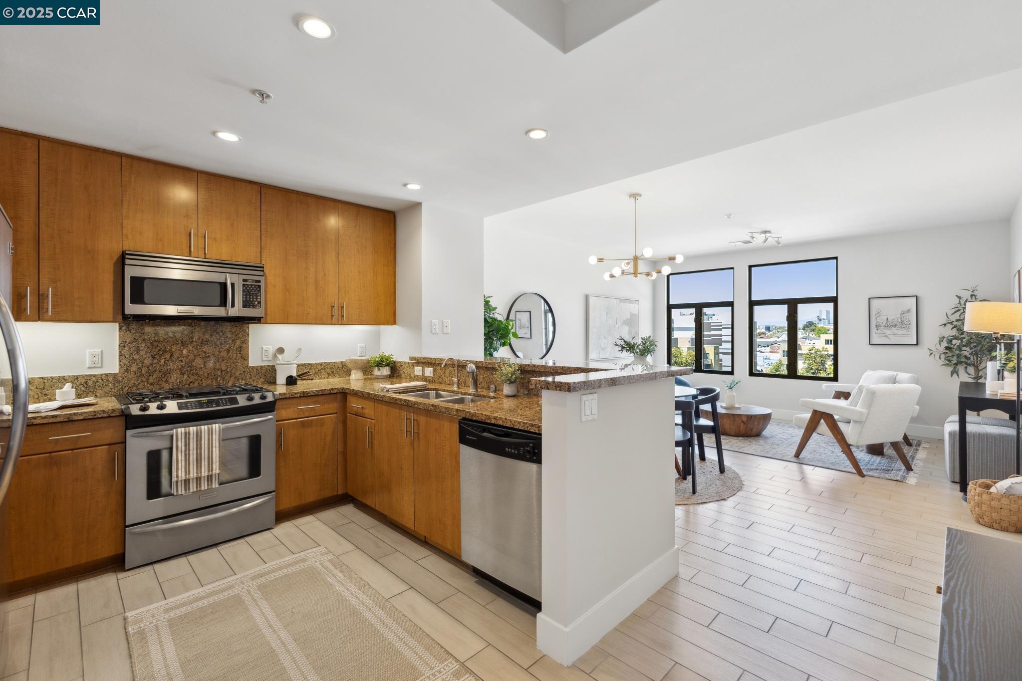 438 W Grand Ave # 510, Oakland, California 94612, 1 Bedroom Bedrooms, 4 Rooms Rooms,1 BathroomBathrooms,Residential,For Sale,438 W Grand Ave # 510,41094679
