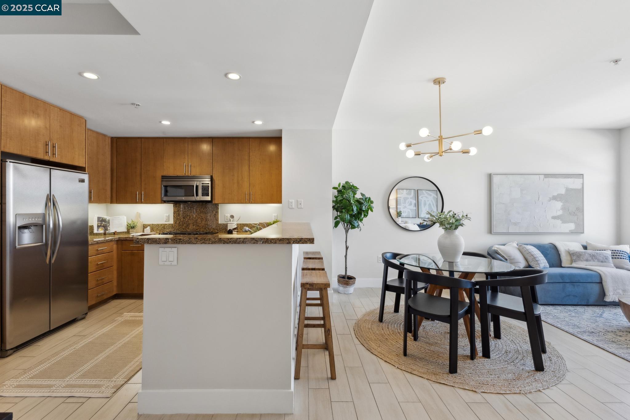 438 W Grand Ave # 510, Oakland, California 94612, 1 Bedroom Bedrooms, 4 Rooms Rooms,1 BathroomBathrooms,Residential,For Sale,438 W Grand Ave # 510,41094679