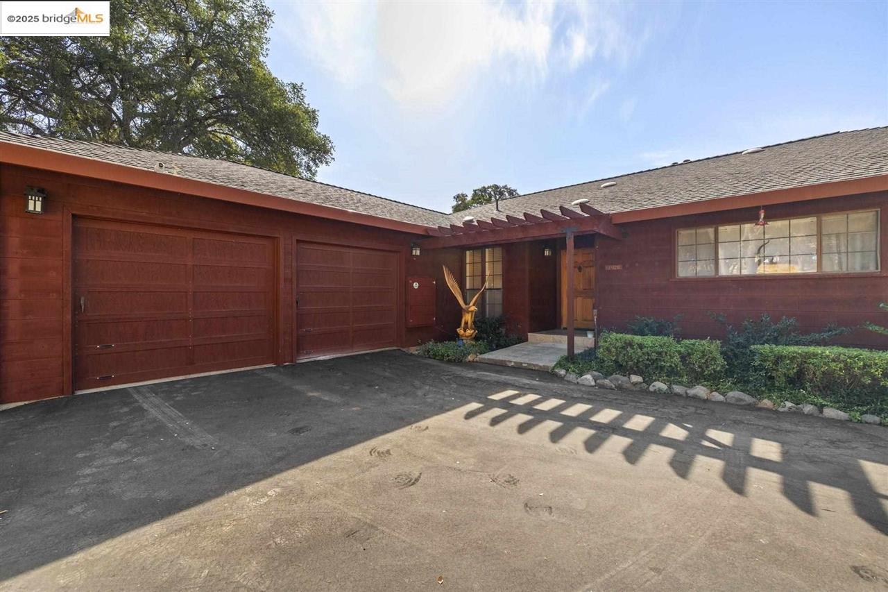 Detail Gallery Image 2 of 58 For 13420 Clements, Groveland,  CA 95321-9333 - 3 Beds | 2/1 Baths