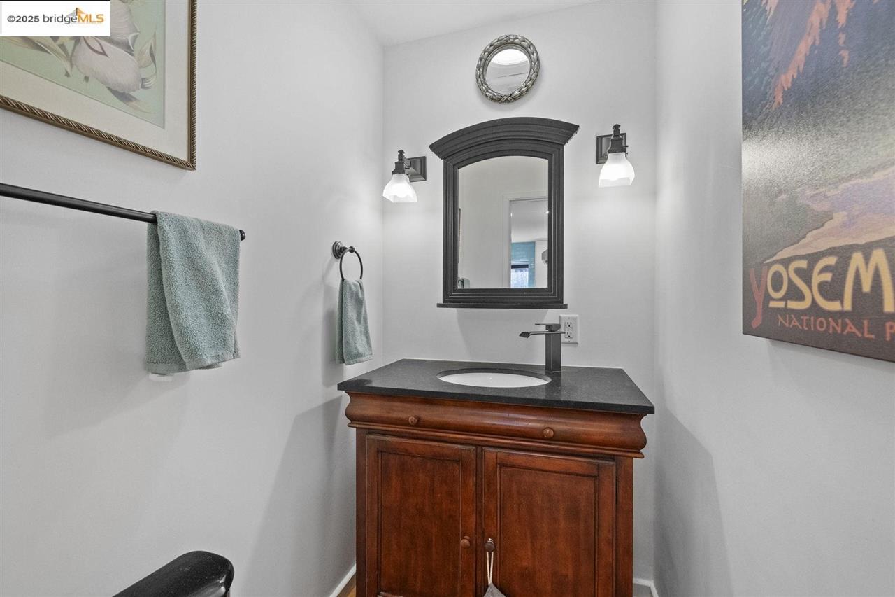 Detail Gallery Image 11 of 58 For 13420 Clements, Groveland,  CA 95321-9333 - 3 Beds | 2/1 Baths