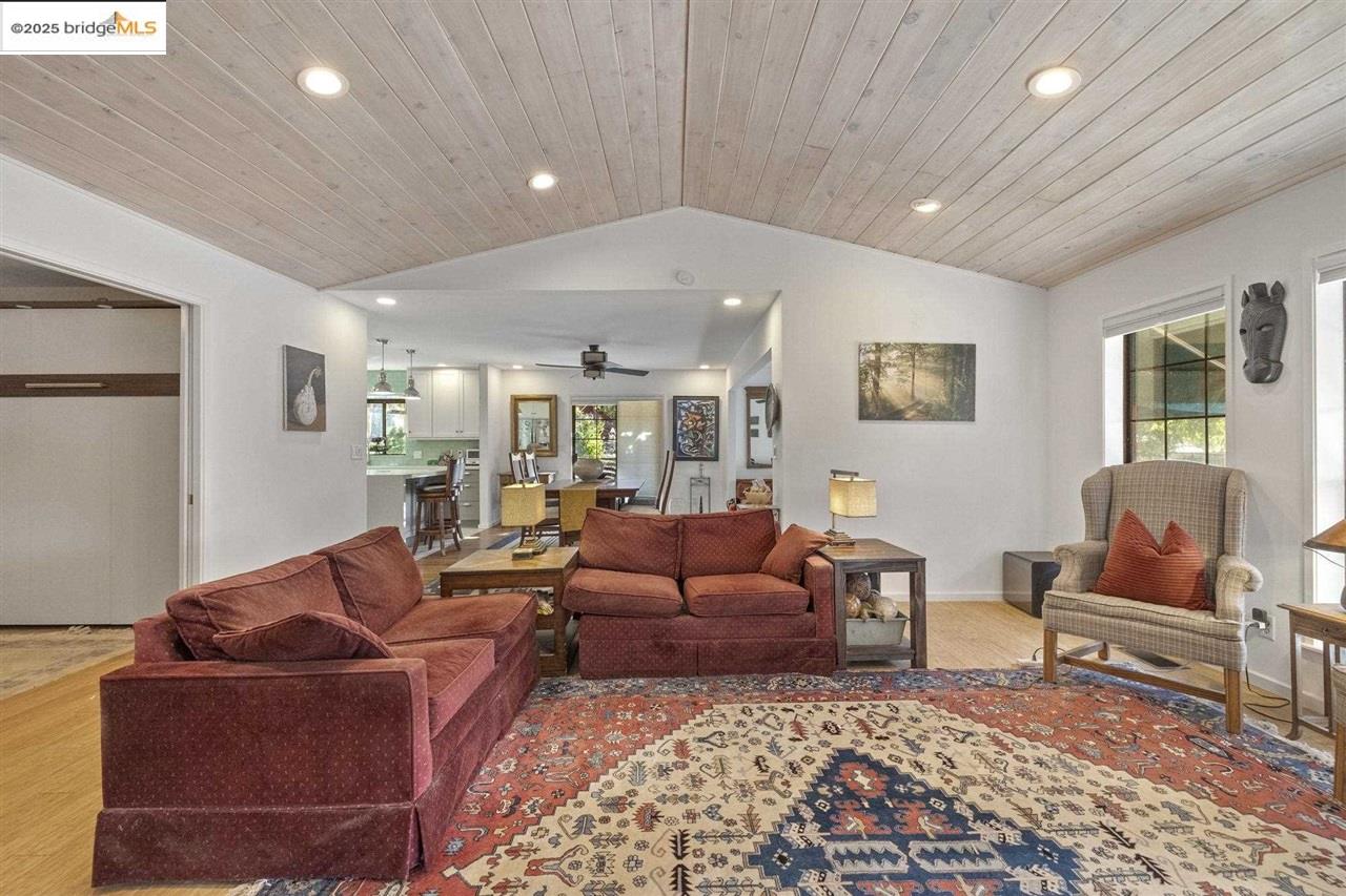 Detail Gallery Image 15 of 58 For 13420 Clements, Groveland,  CA 95321-9333 - 3 Beds | 2/1 Baths
