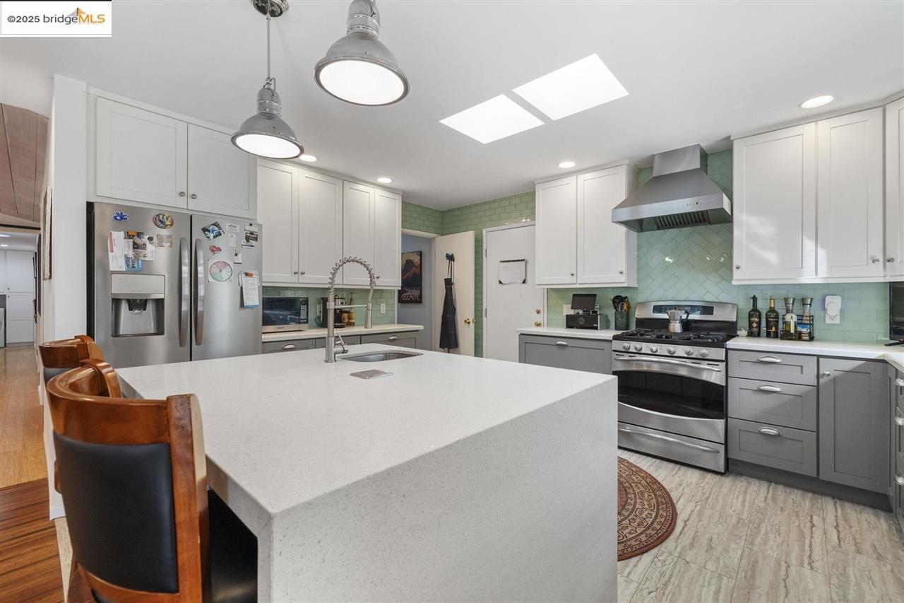 Detail Gallery Image 7 of 58 For 13420 Clements, Groveland,  CA 95321-9333 - 3 Beds | 2/1 Baths