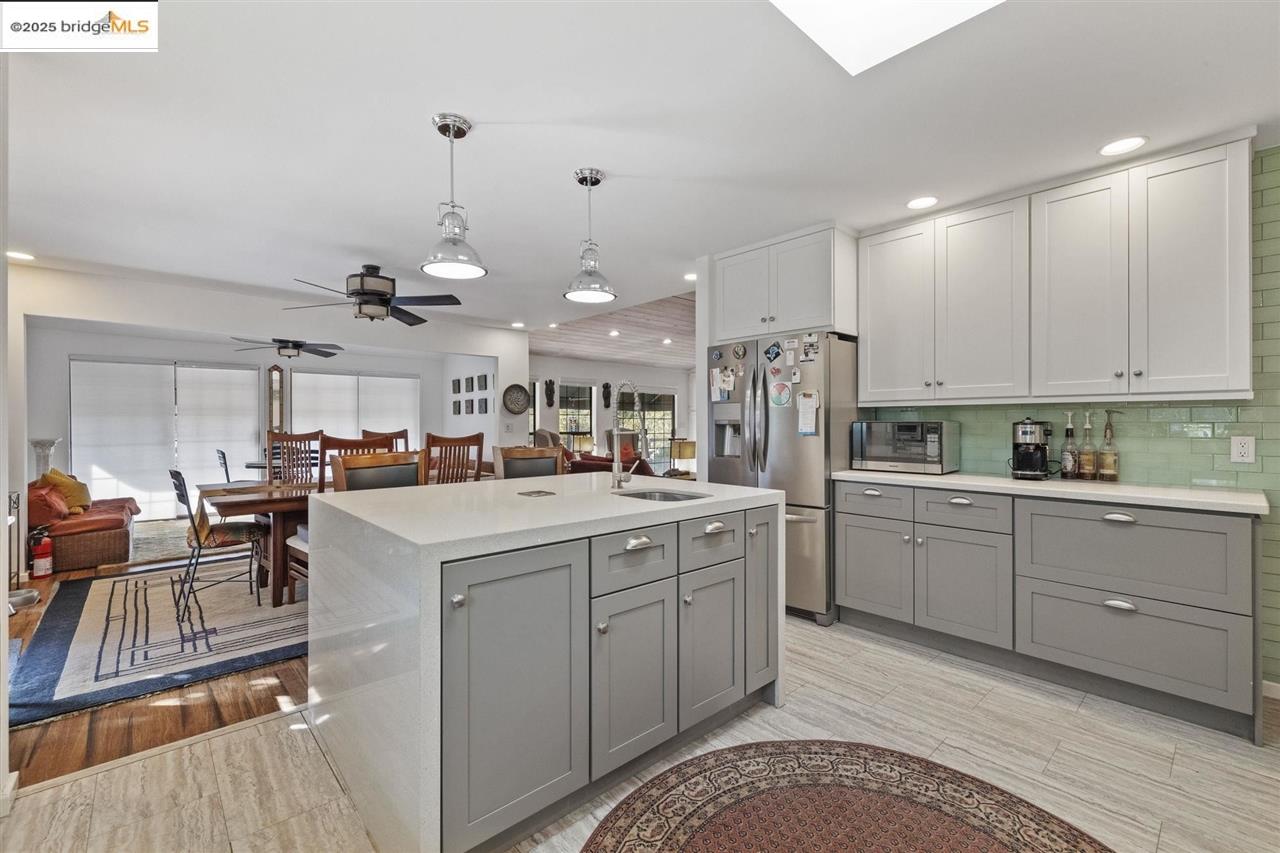 Detail Gallery Image 8 of 58 For 13420 Clements, Groveland,  CA 95321-9333 - 3 Beds | 2/1 Baths