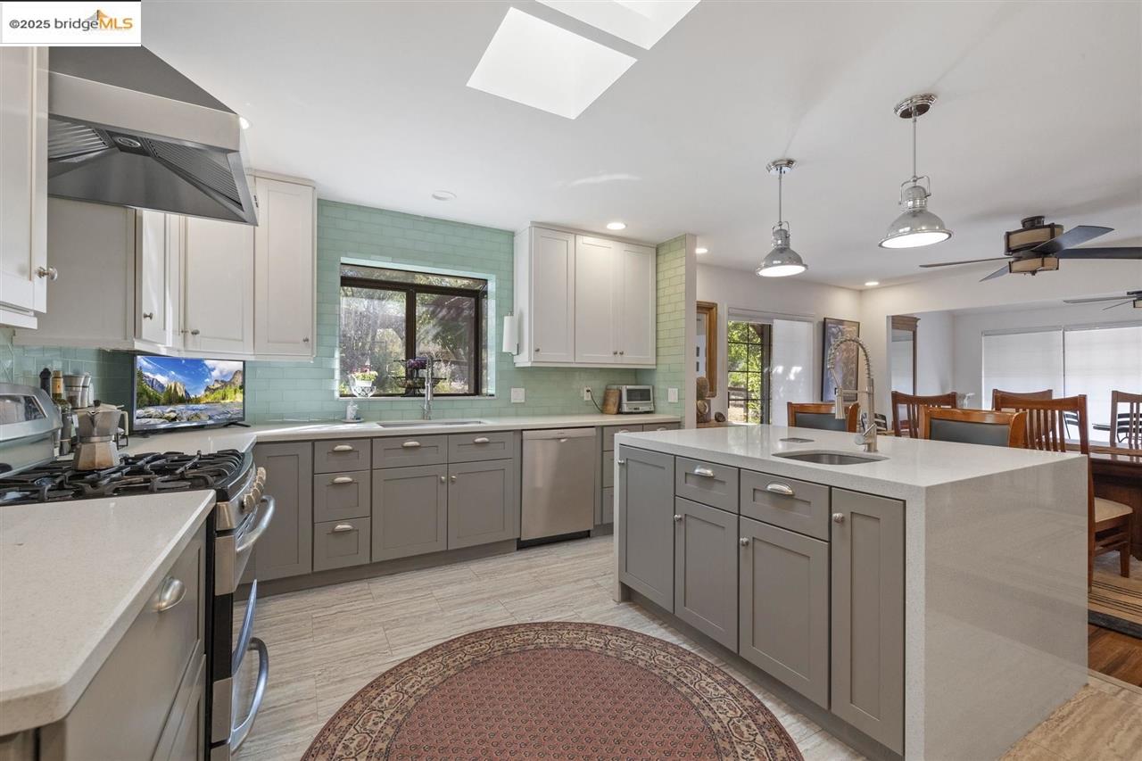 Detail Gallery Image 10 of 58 For 13420 Clements, Groveland,  CA 95321-9333 - 3 Beds | 2/1 Baths