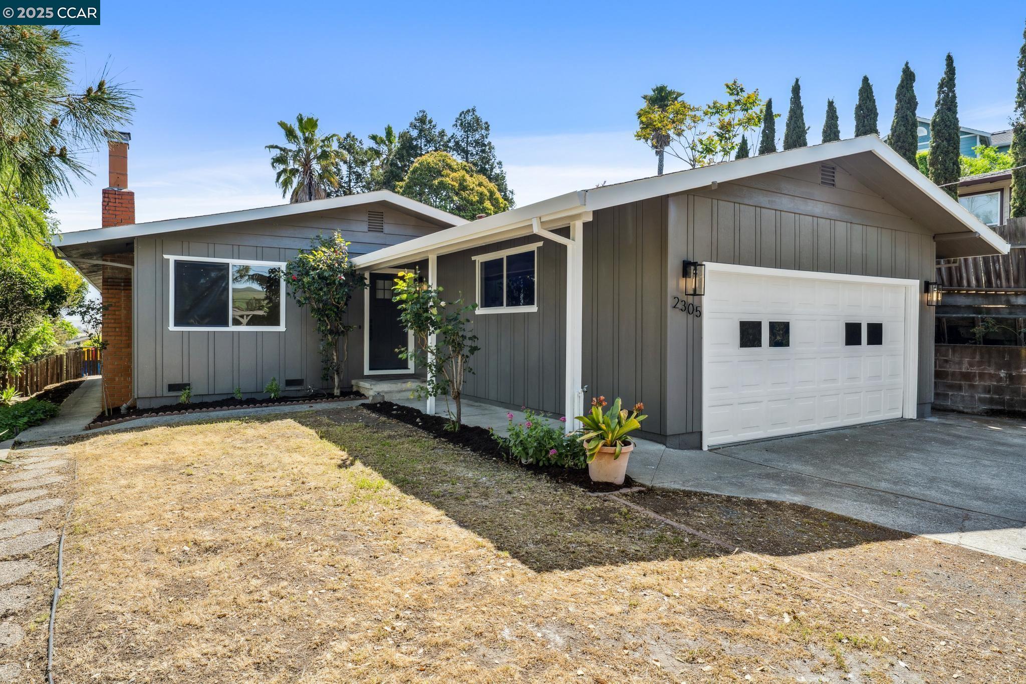 Detail Gallery Image 1 of 1 For 2305 Pomona Ave, Martinez,  CA 94553 - 3 Beds | 2 Baths