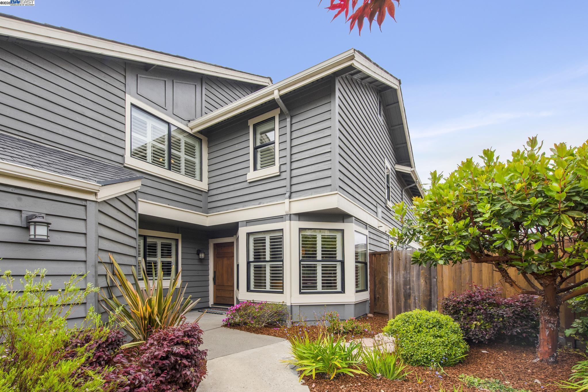 Detail Gallery Image 1 of 1 For 111 Purcell Dr, Alameda,  CA 94502 - 3 Beds | 3 Baths