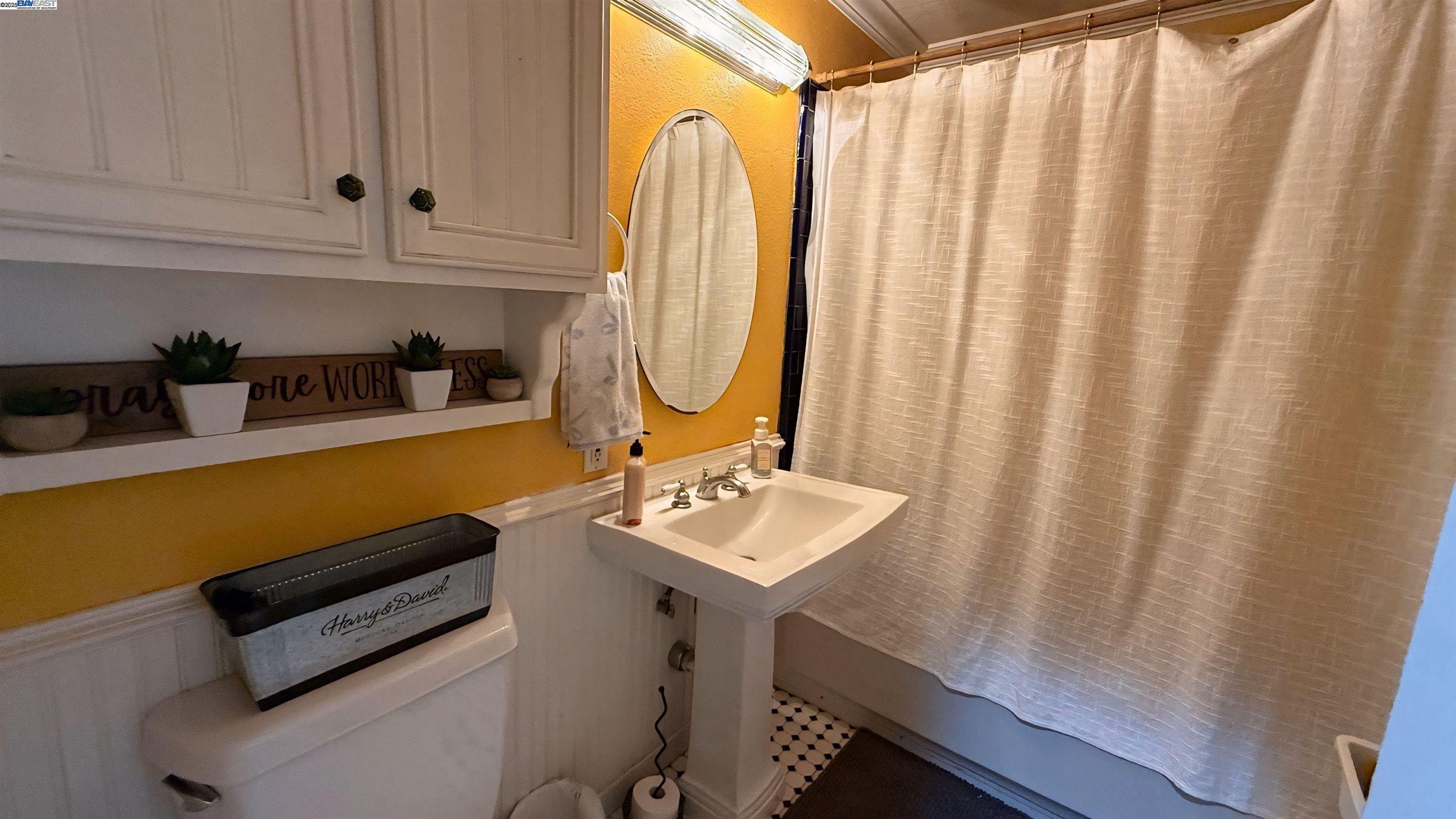 Detail Gallery Image 19 of 24 For 95 W Downs St, Stockton,  CA 95204 - 4 Beds | 2 Baths