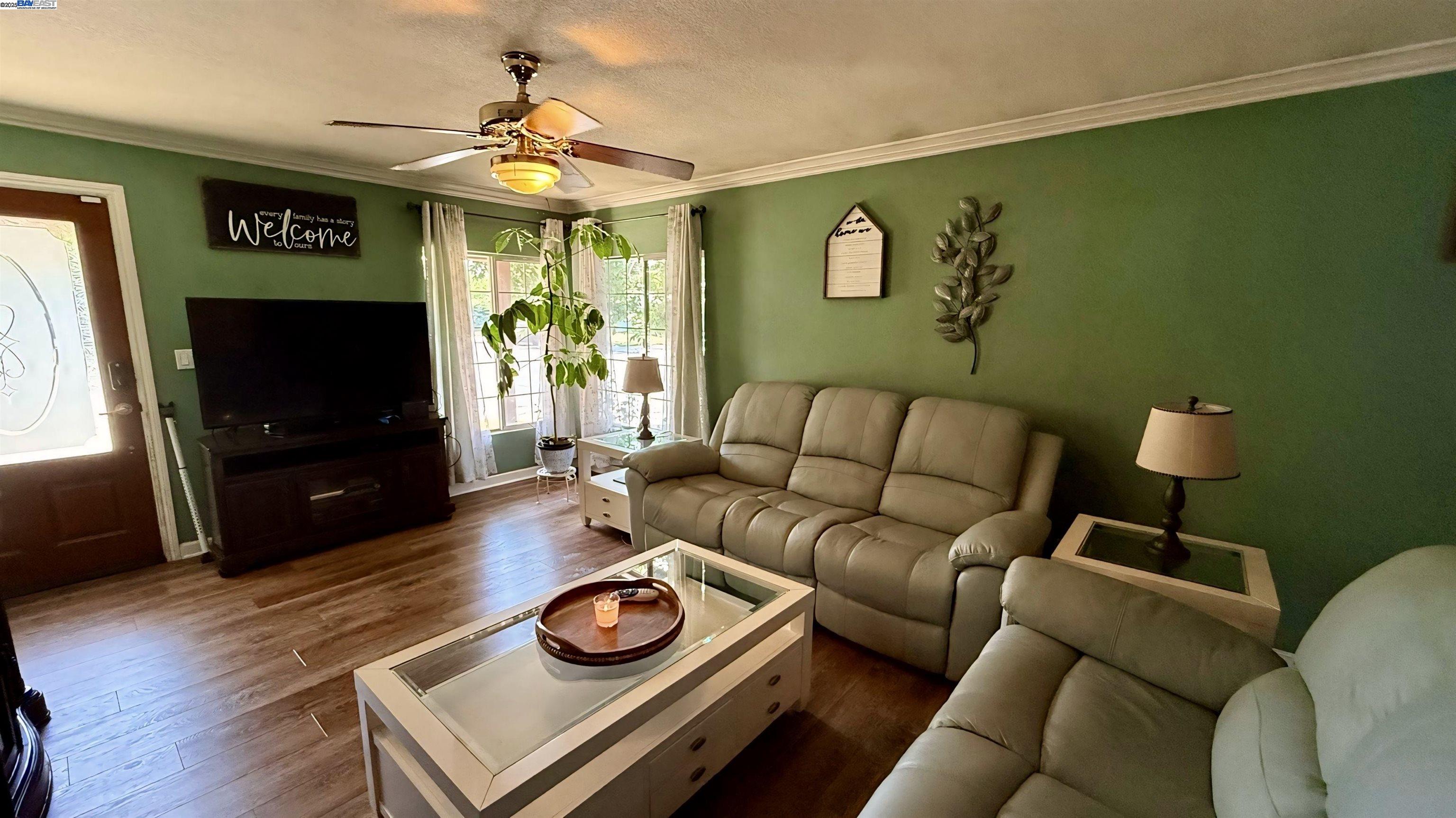 Detail Gallery Image 5 of 24 For 95 W Downs St, Stockton,  CA 95204 - 4 Beds | 2 Baths