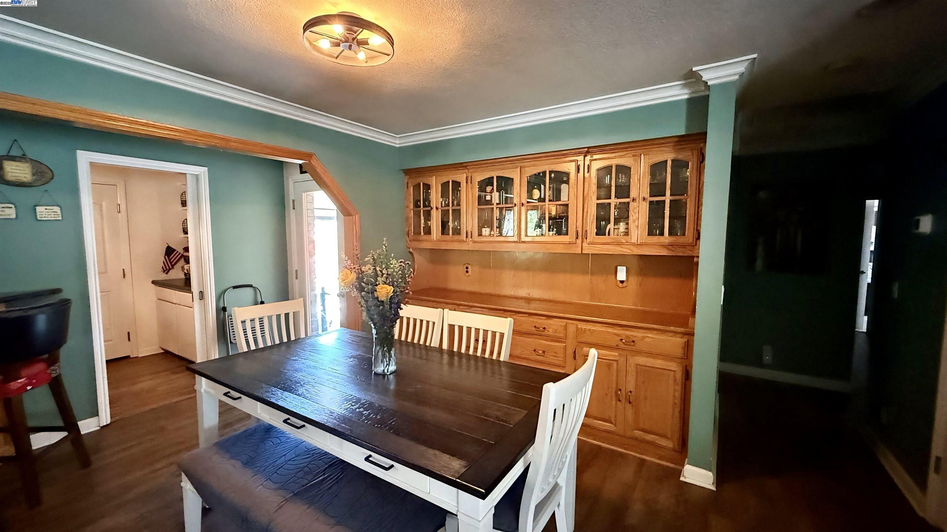 Detail Gallery Image 8 of 24 For 95 W Downs St, Stockton,  CA 95204 - 4 Beds | 2 Baths
