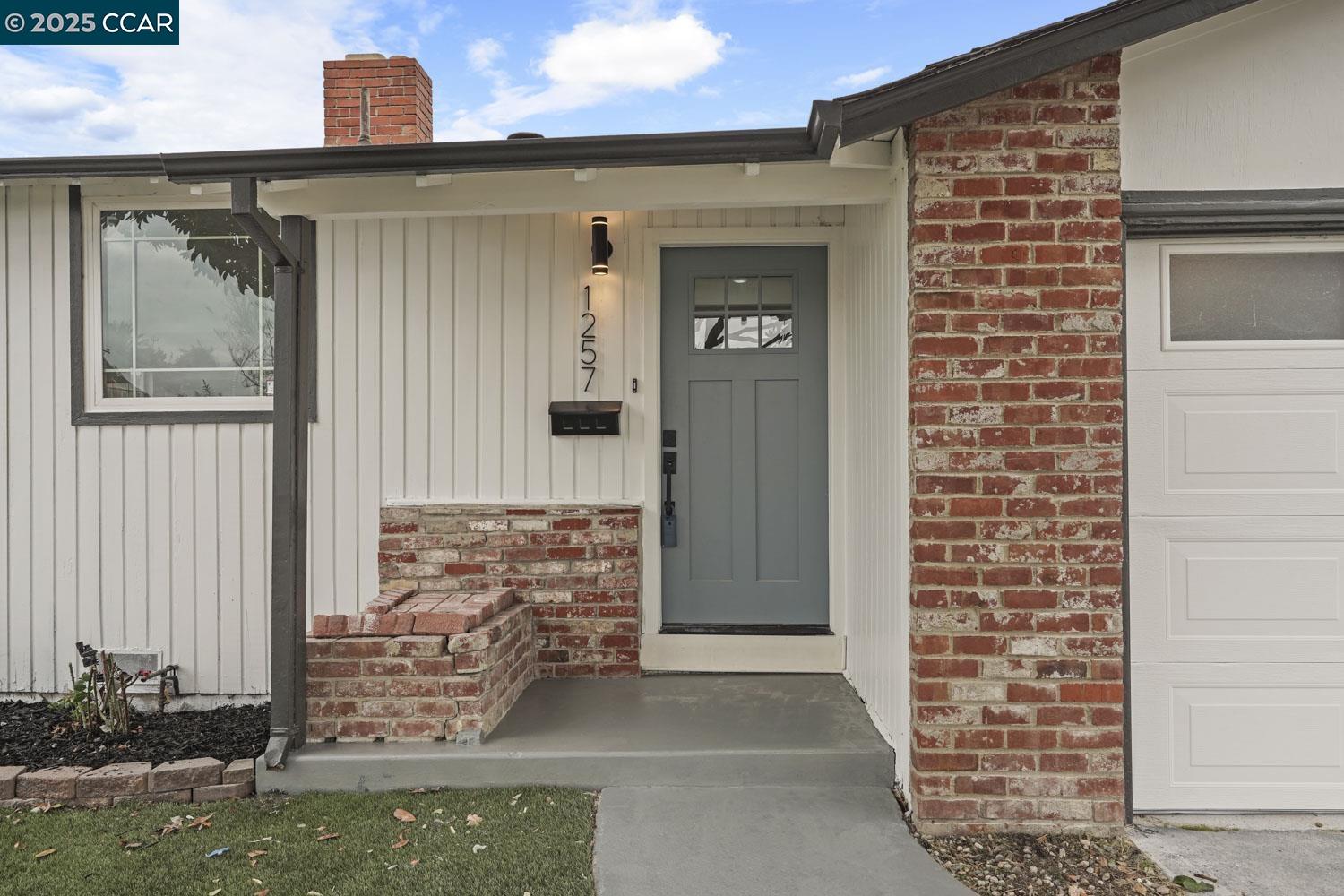 Detail Gallery Image 2 of 31 For 1257 West Street, Hayward,  CA 94545 - 3 Beds | 2 Baths