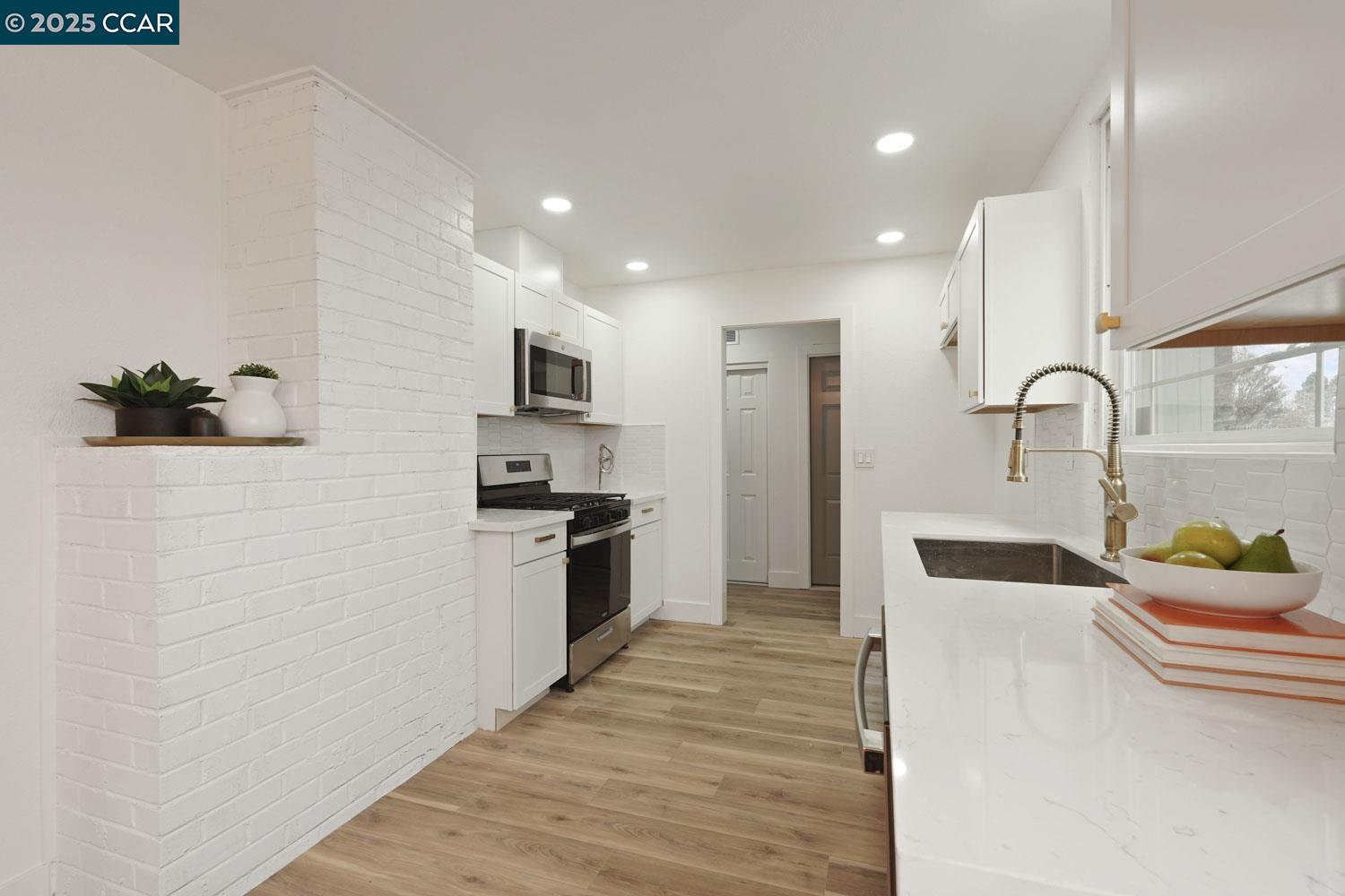 Detail Gallery Image 15 of 31 For 1257 West Street, Hayward,  CA 94545 - 3 Beds | 2 Baths