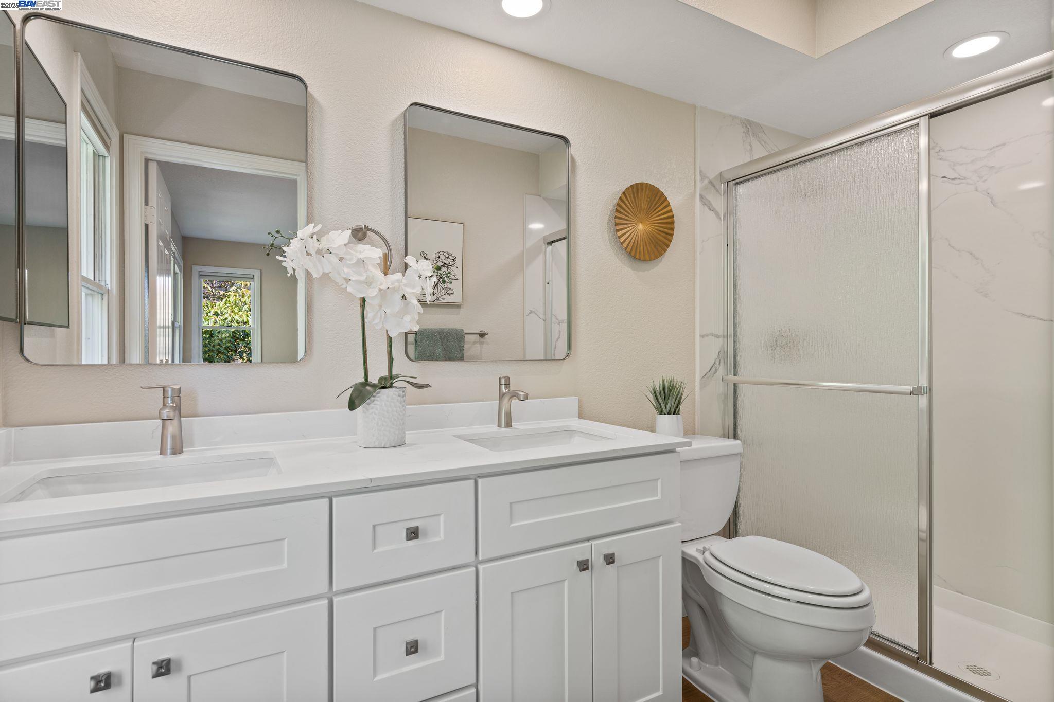 Detail Gallery Image 16 of 35 For 642 Centre Ct, Alameda,  CA 94502 - 2 Beds | 2/1 Baths