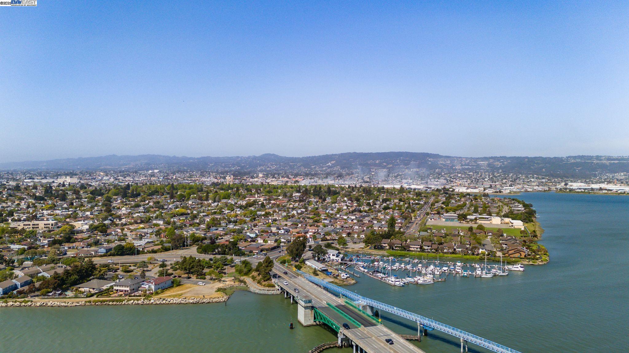 Detail Gallery Image 31 of 35 For 642 Centre Ct, Alameda,  CA 94502 - 2 Beds | 2/1 Baths