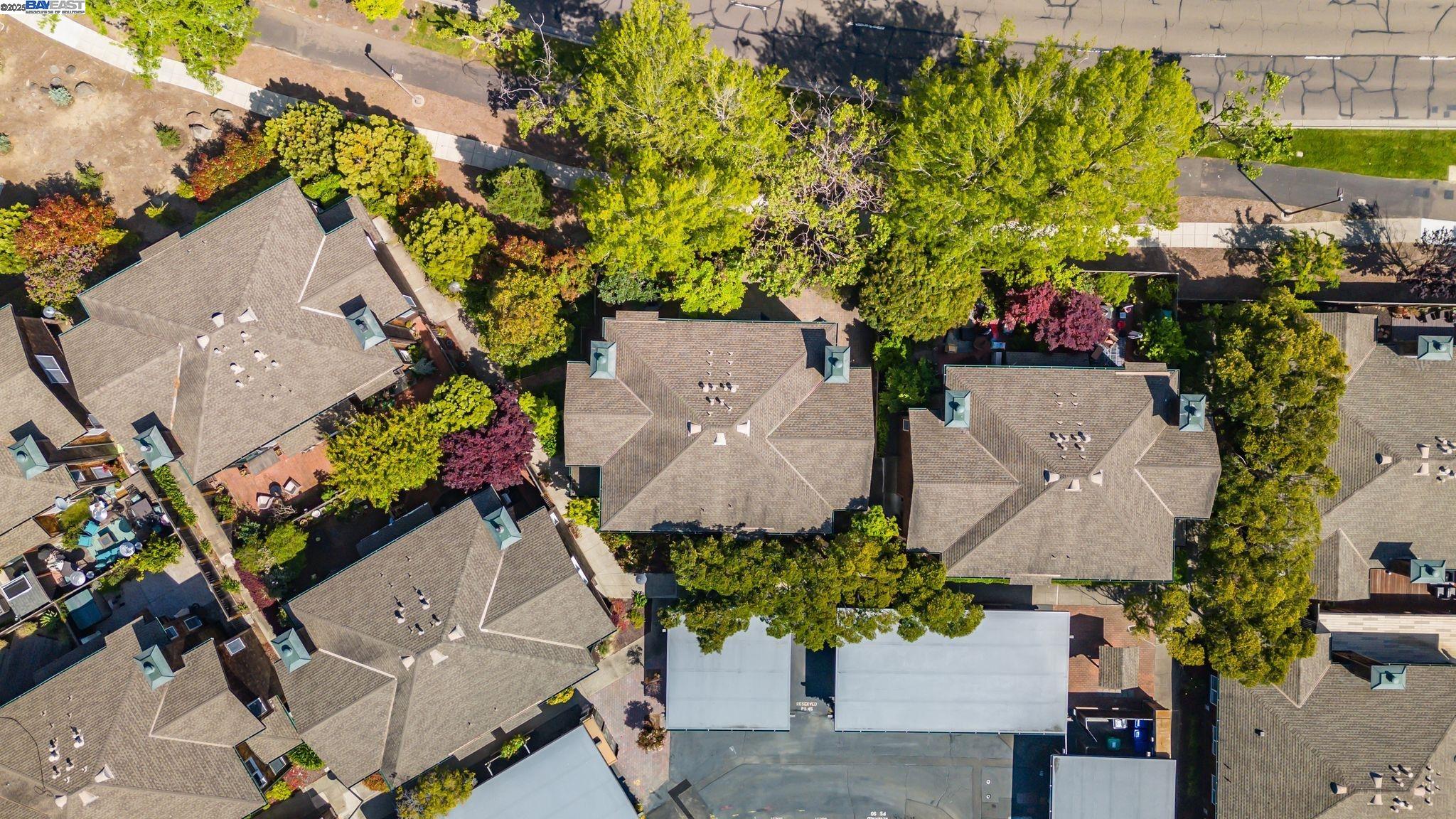 Detail Gallery Image 34 of 35 For 642 Centre Ct, Alameda,  CA 94502 - 2 Beds | 2/1 Baths