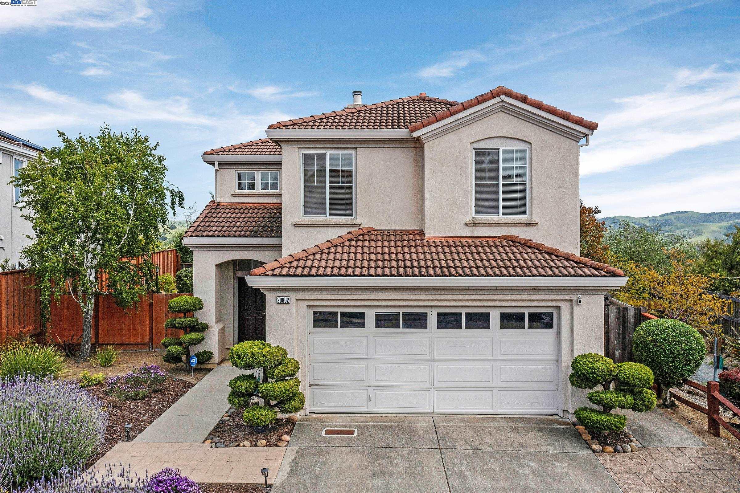 Detail Gallery Image 1 of 1 For 20962 Sherman Dr, Castro Valley,  CA 94552 - 4 Beds | 2/1 Baths