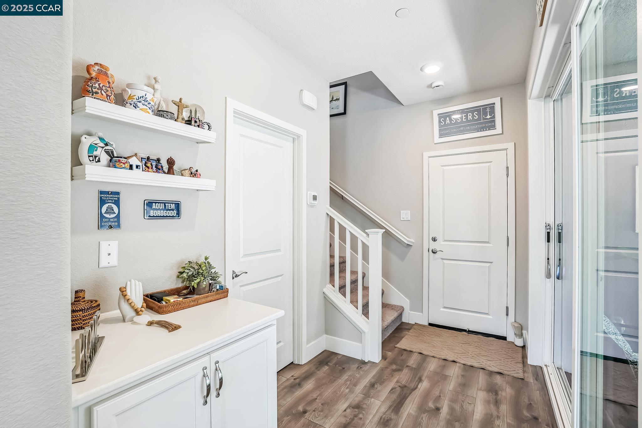 Detail Gallery Image 3 of 35 For 2940 Wheat Grass Street, Sacramento,  CA 95833 - 3 Beds | 3 Baths