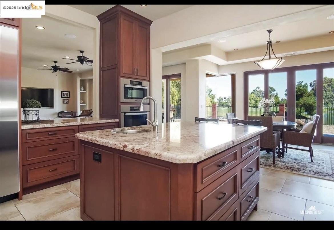 Detail Gallery Image 13 of 28 For 5520 Edgeview Dr, Discovery Bay,  CA 94505 - 4 Beds | 3/1 Baths
