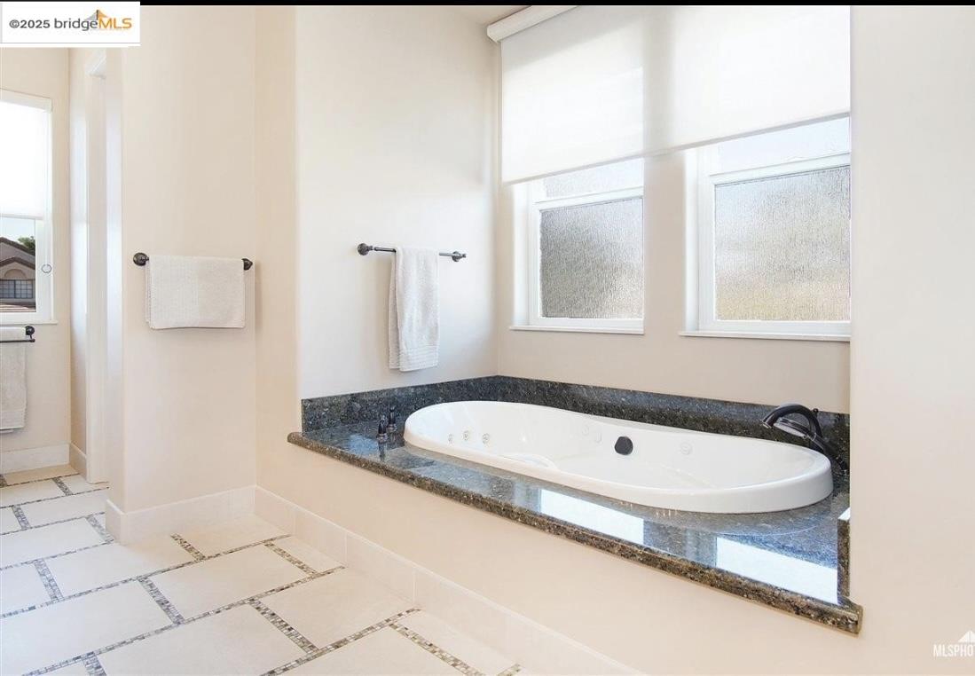 Detail Gallery Image 20 of 28 For 5520 Edgeview Dr, Discovery Bay,  CA 94505 - 4 Beds | 3/1 Baths