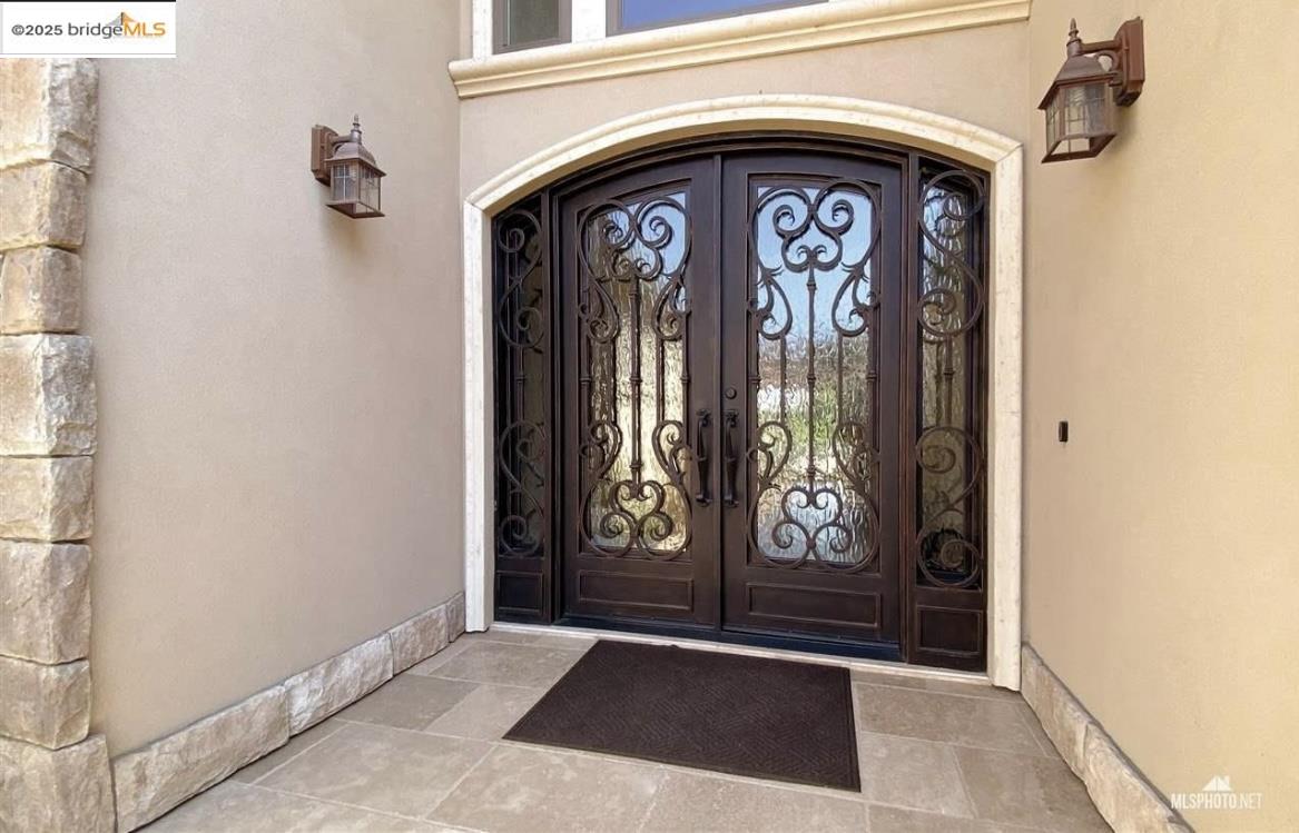 Detail Gallery Image 8 of 28 For 5520 Edgeview Dr, Discovery Bay,  CA 94505 - 4 Beds | 3/1 Baths