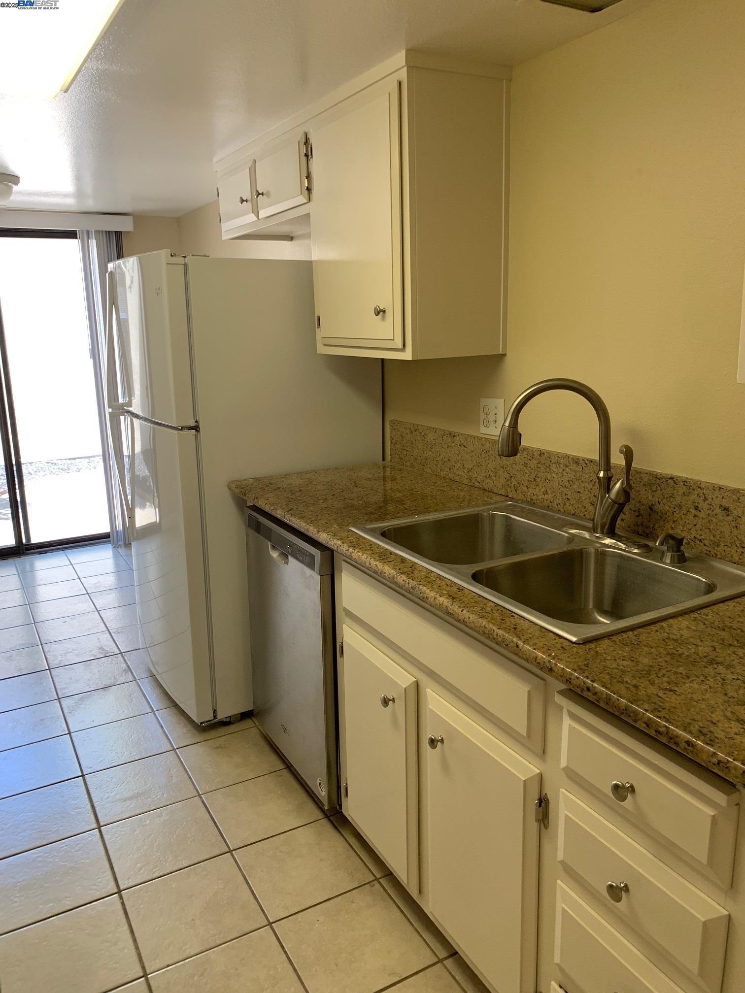 Detail Gallery Image 8 of 51 For 5529 Sandpiper Court, Stockton,  CA 95207 - – Beds | – Baths