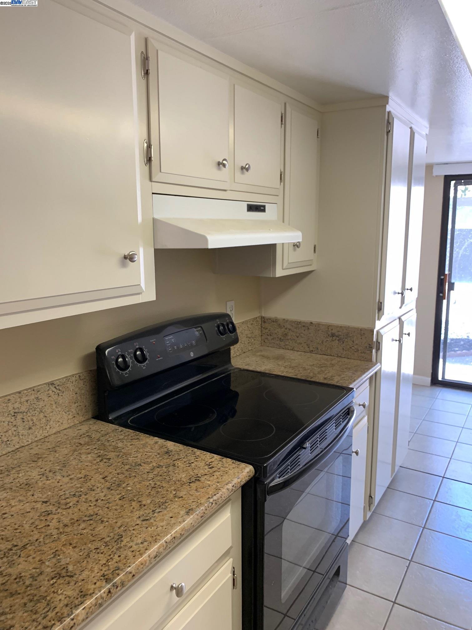 Detail Gallery Image 9 of 51 For 5529 Sandpiper Court, Stockton,  CA 95207 - – Beds | – Baths