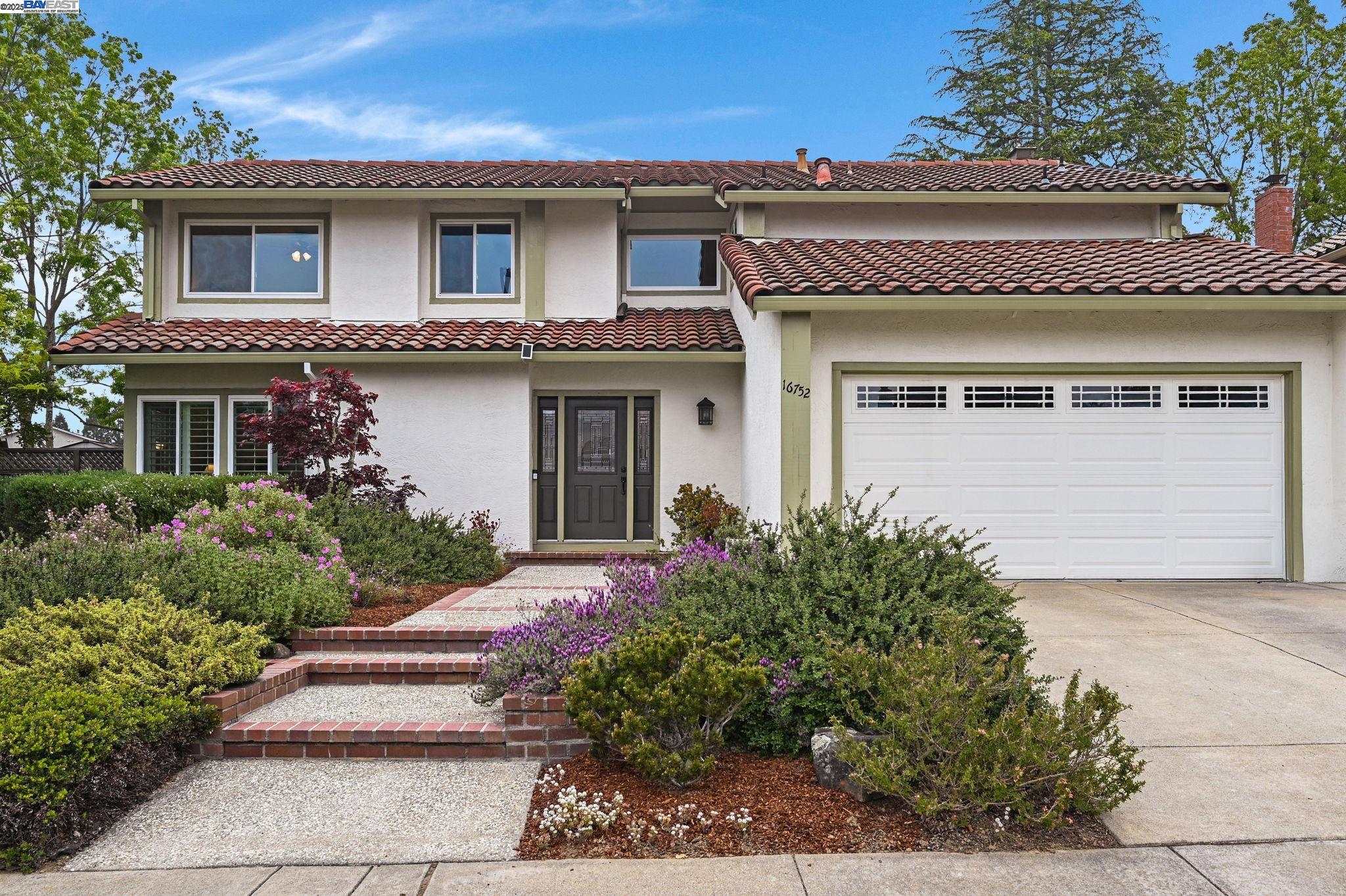Detail Gallery Image 1 of 1 For 16752 Columbia Dr, Castro Valley,  CA 94552 - 4 Beds | 2/1 Baths