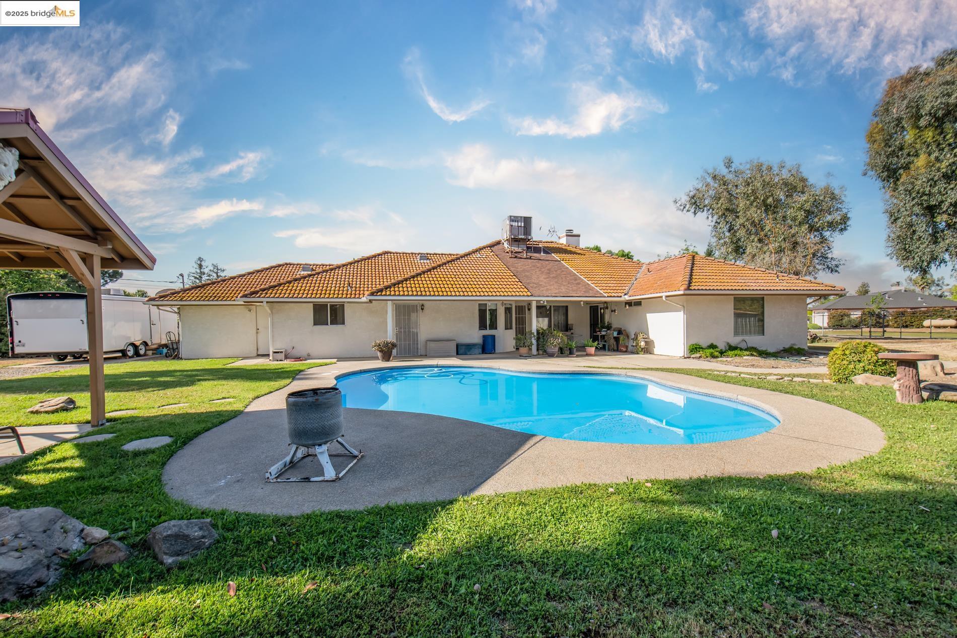 Detail Gallery Image 14 of 19 For 36357 Marciel Ave, Madera,  CA 93636 - 3 Beds | 2/1 Baths