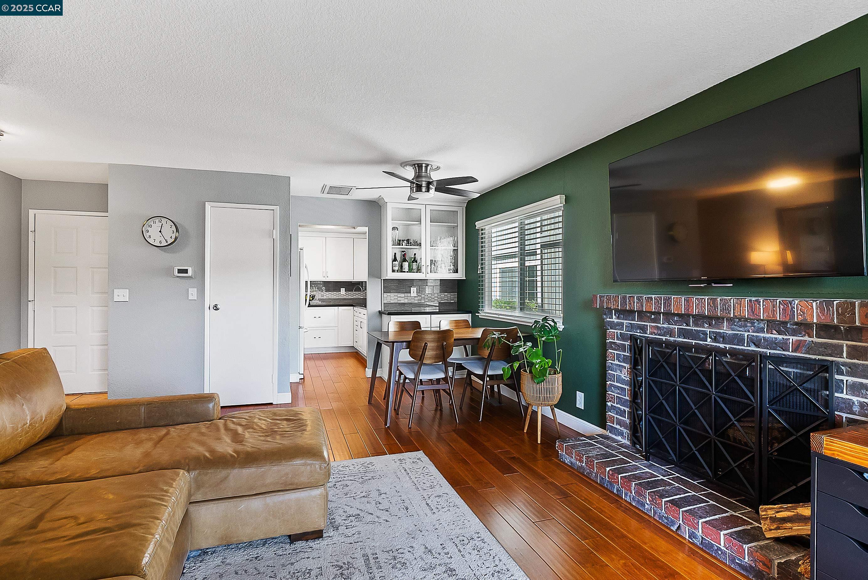 Detail Gallery Image 11 of 37 For 1817 Shirley Dr, Benicia,  CA 94510 - 2 Beds | 2 Baths