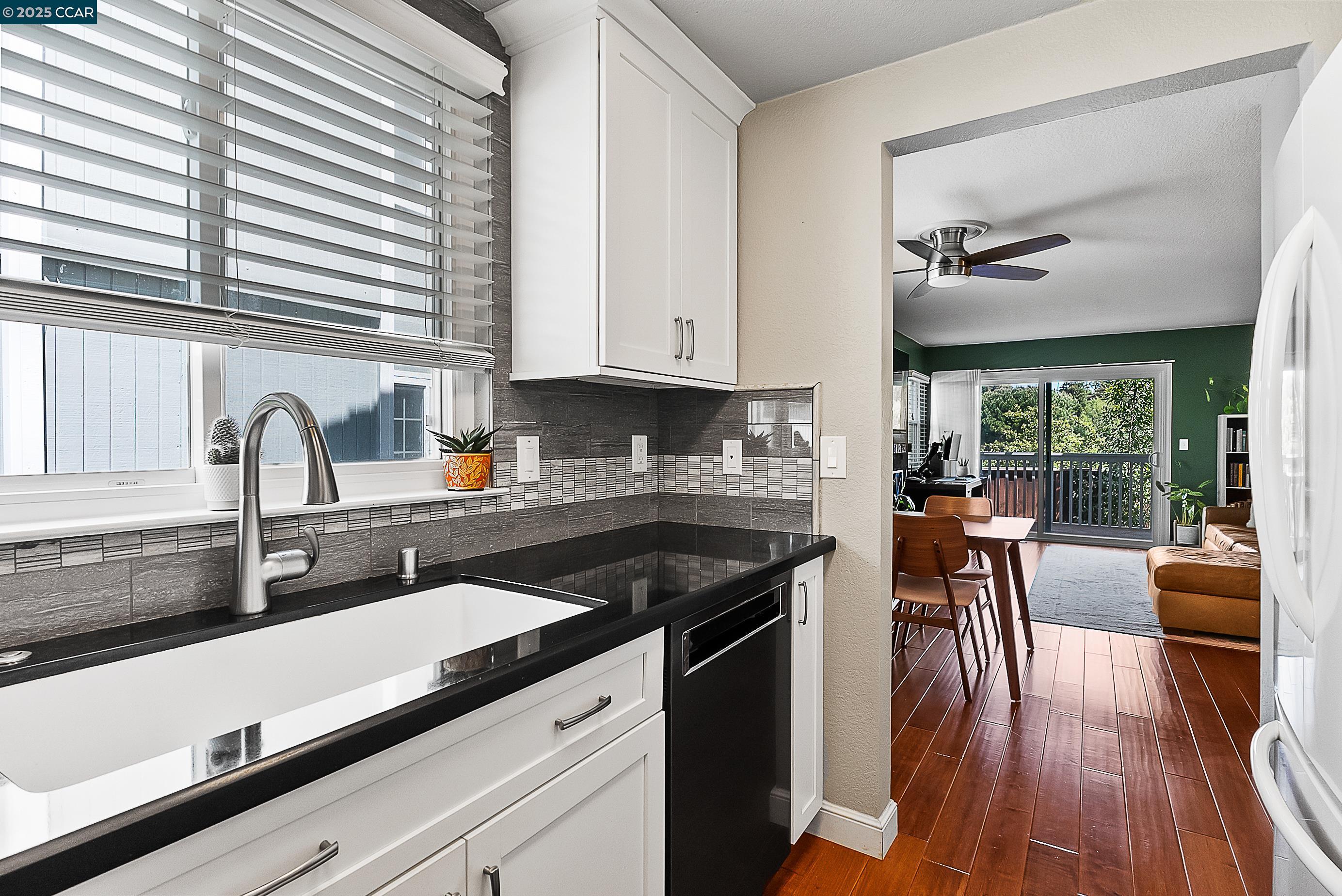 Detail Gallery Image 4 of 37 For 1817 Shirley Dr, Benicia,  CA 94510 - 2 Beds | 2 Baths