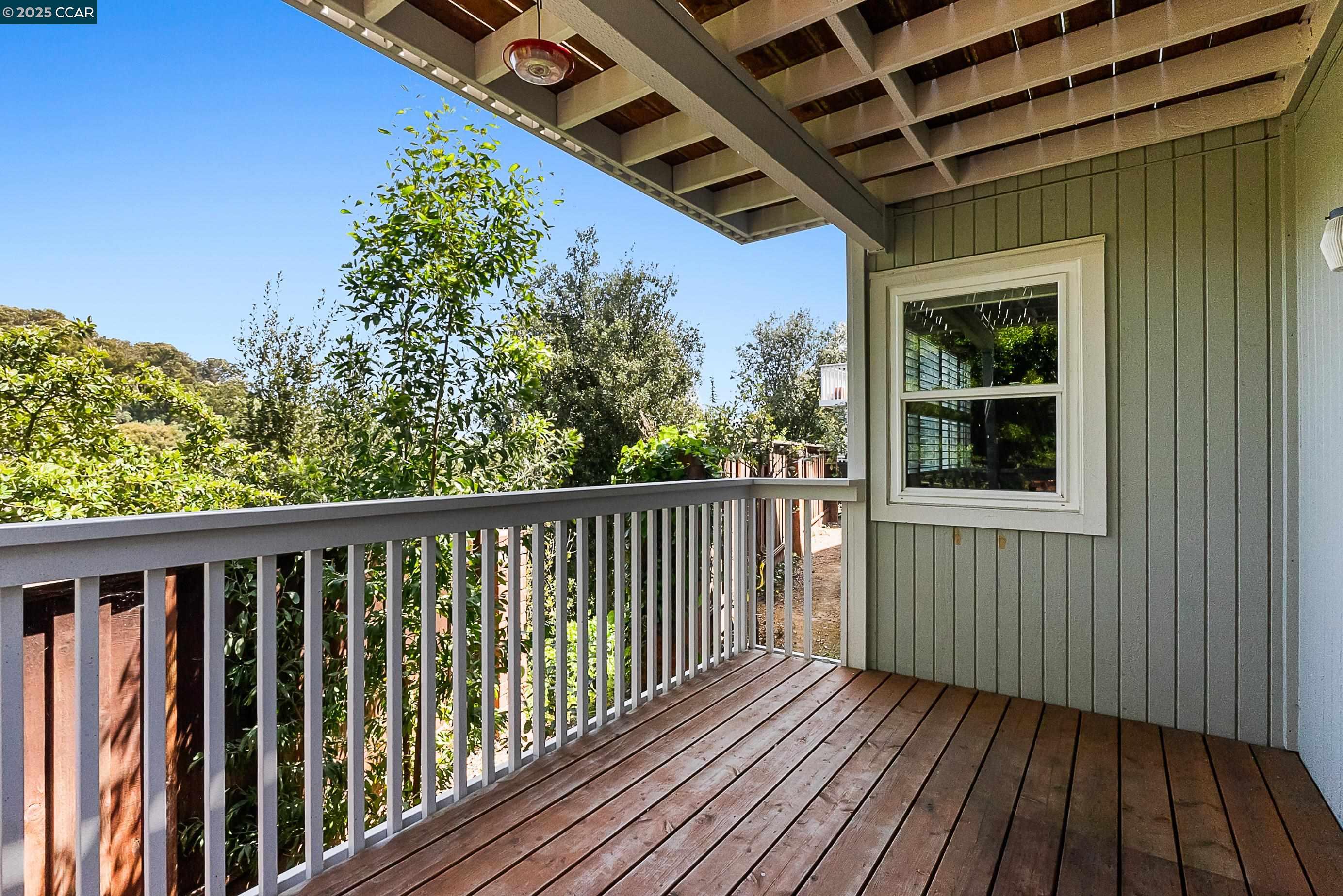 Detail Gallery Image 33 of 37 For 1817 Shirley Dr, Benicia,  CA 94510 - 2 Beds | 2 Baths