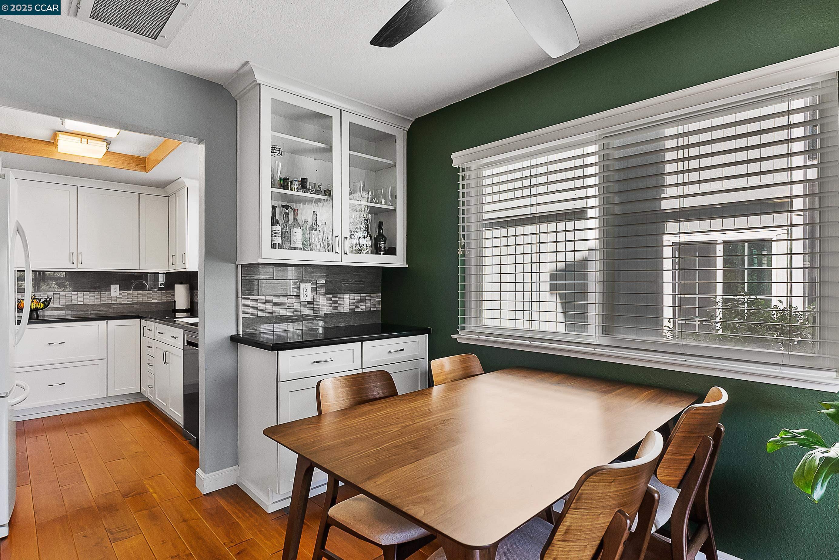 Detail Gallery Image 5 of 37 For 1817 Shirley Dr, Benicia,  CA 94510 - 2 Beds | 2 Baths