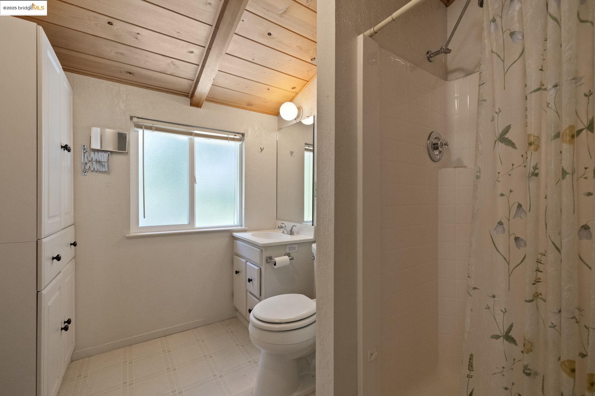 Detail Gallery Image 15 of 26 For 25249 Rebekah Rd, Long Barn,  CA 95335 - 4 Beds | 2 Baths