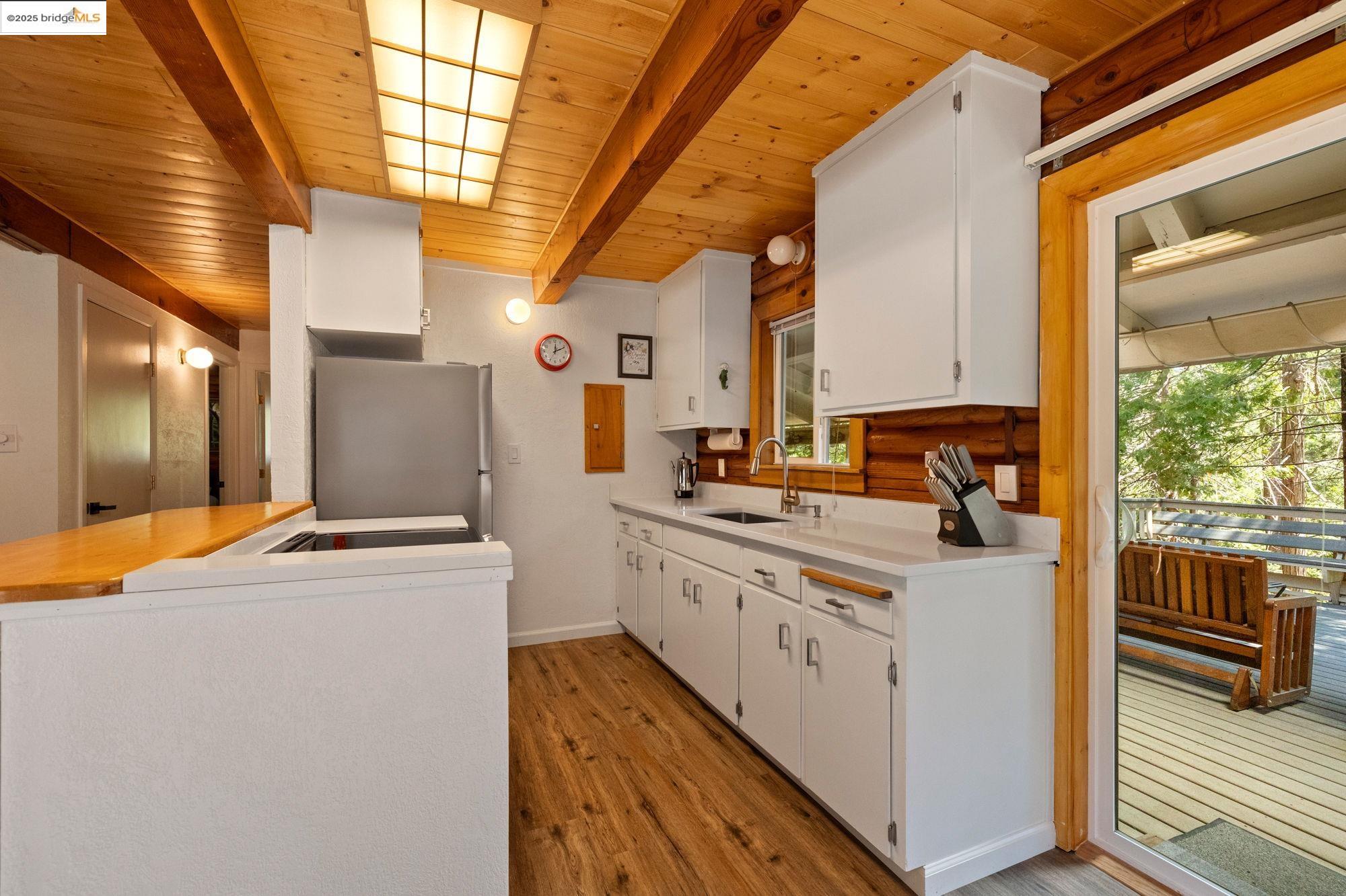 Detail Gallery Image 5 of 26 For 25249 Rebekah Rd, Long Barn,  CA 95335 - 4 Beds | 2 Baths