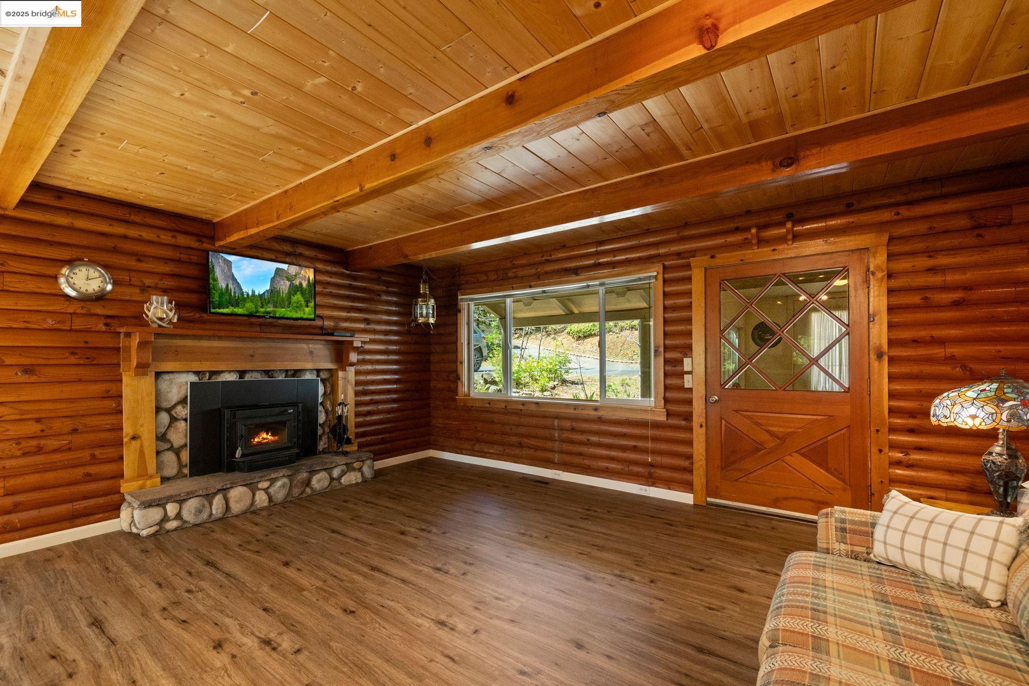 Detail Gallery Image 8 of 26 For 25249 Rebekah Rd, Long Barn,  CA 95335 - 4 Beds | 2 Baths