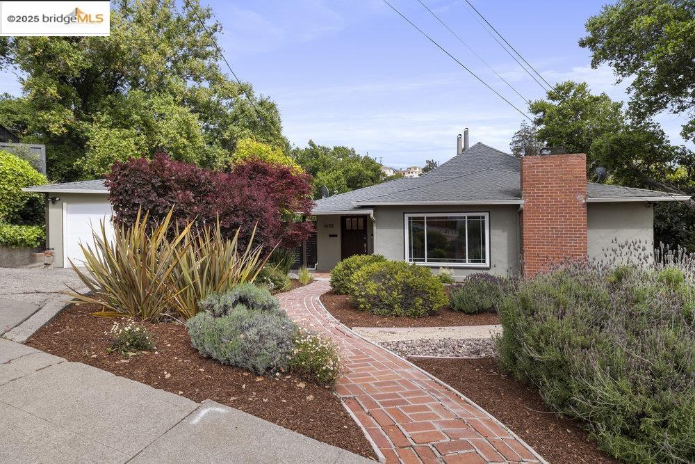 Detail Gallery Image 2 of 49 For 4150 Laurel Ave, Oakland,  CA 94602 - 3 Beds | 2 Baths