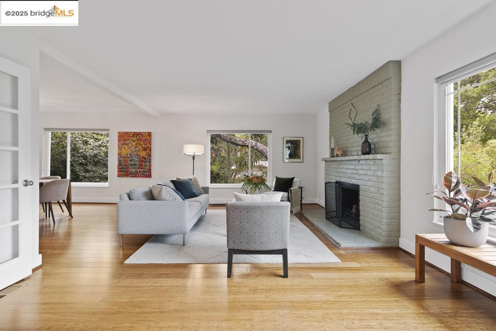 Detail Gallery Image 11 of 49 For 4150 Laurel Ave, Oakland,  CA 94602 - 3 Beds | 2 Baths