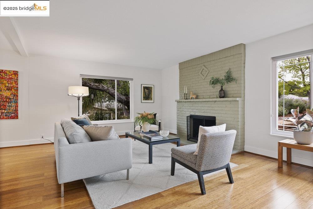 Detail Gallery Image 12 of 49 For 4150 Laurel Ave, Oakland,  CA 94602 - 3 Beds | 2 Baths
