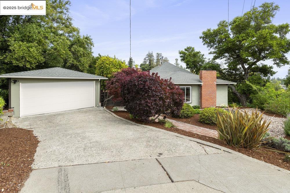 Detail Gallery Image 4 of 49 For 4150 Laurel Ave, Oakland,  CA 94602 - 3 Beds | 2 Baths