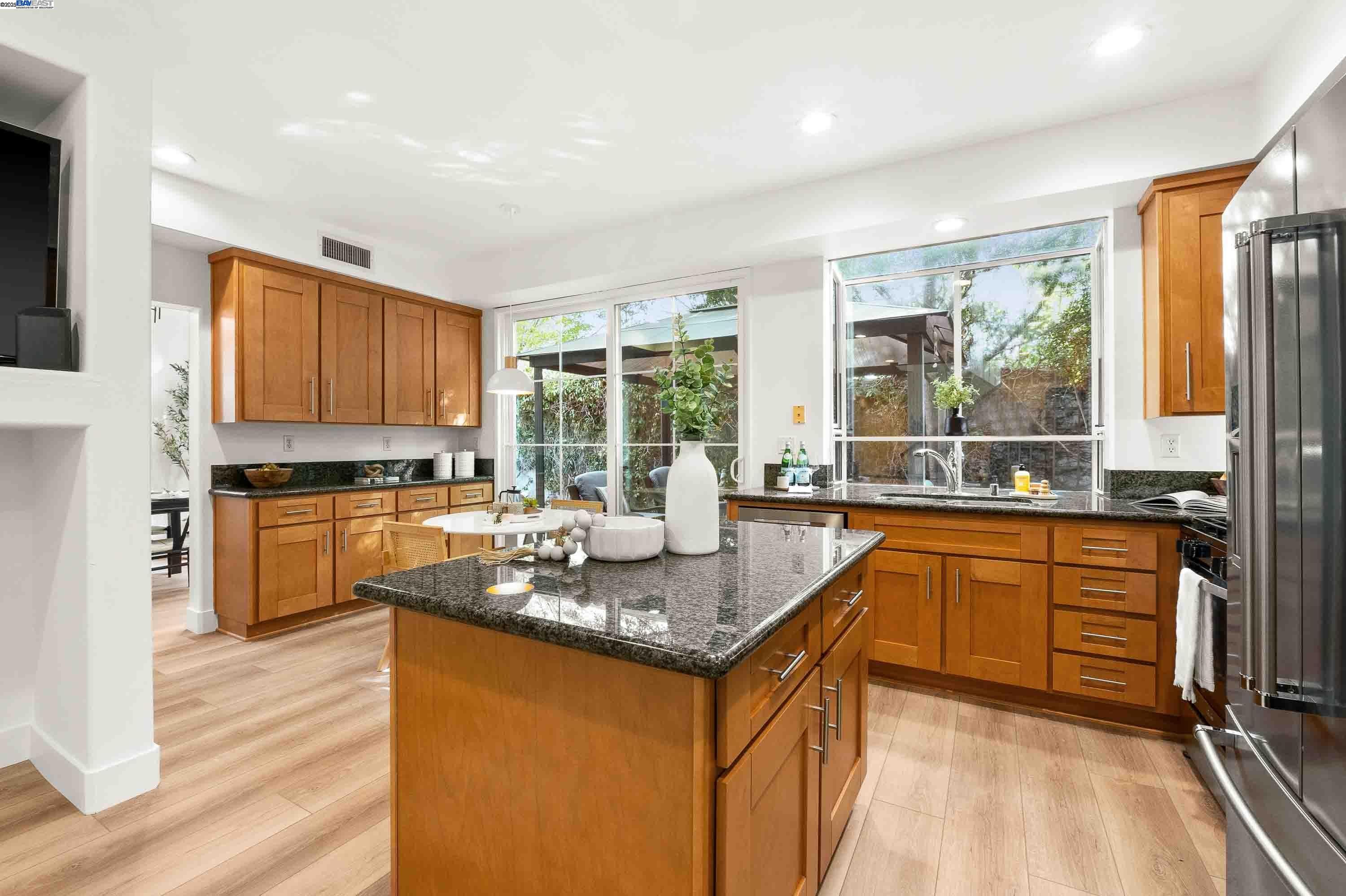 Detail Gallery Image 8 of 48 For 36942 Papaya St, Newark,  CA 94560 - 3 Beds | 2/1 Baths