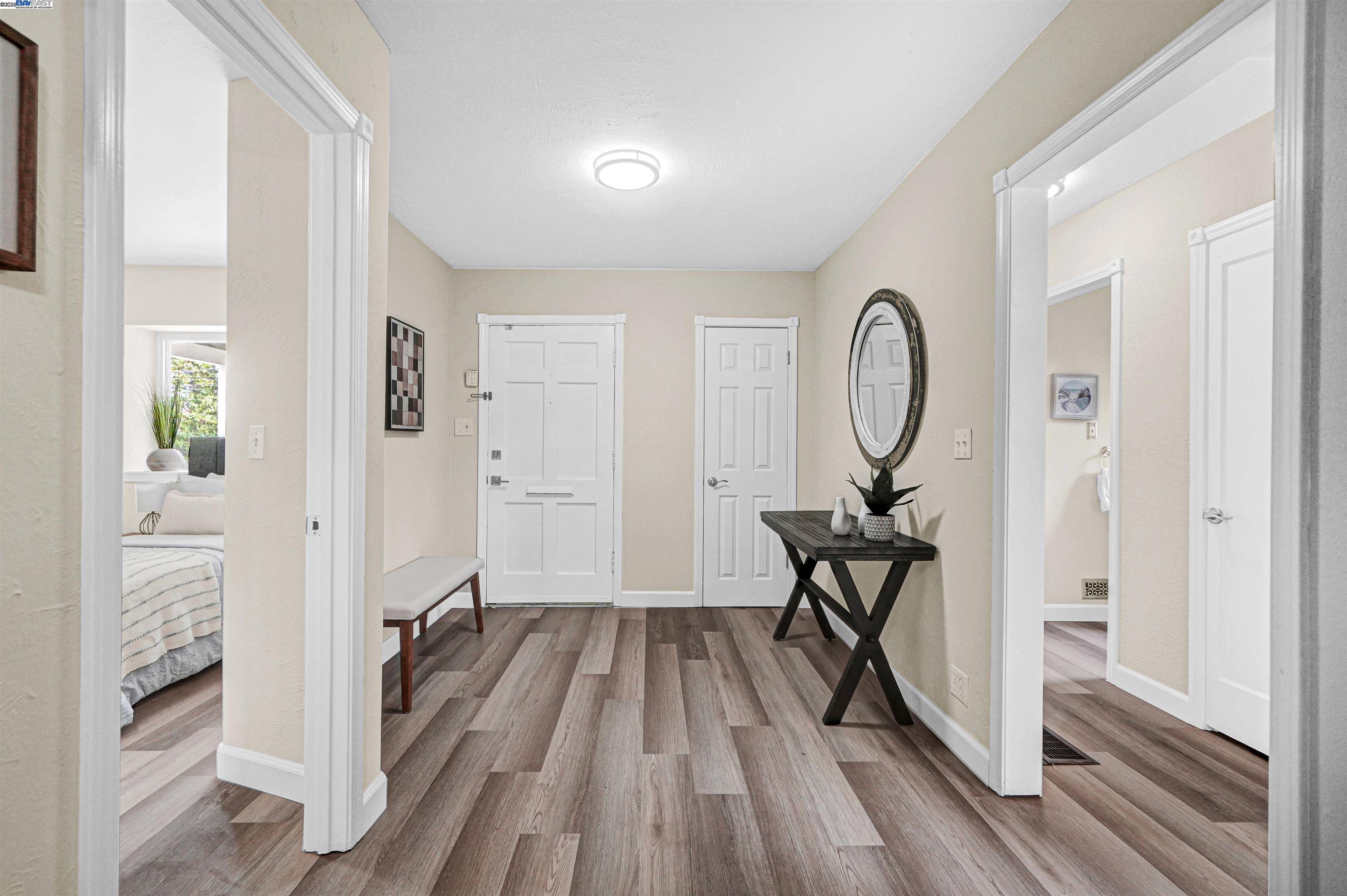 Detail Gallery Image 11 of 44 For 19157 San Miguel Ave, Castro Valley,  CA 94546 - 3 Beds | 1/1 Baths