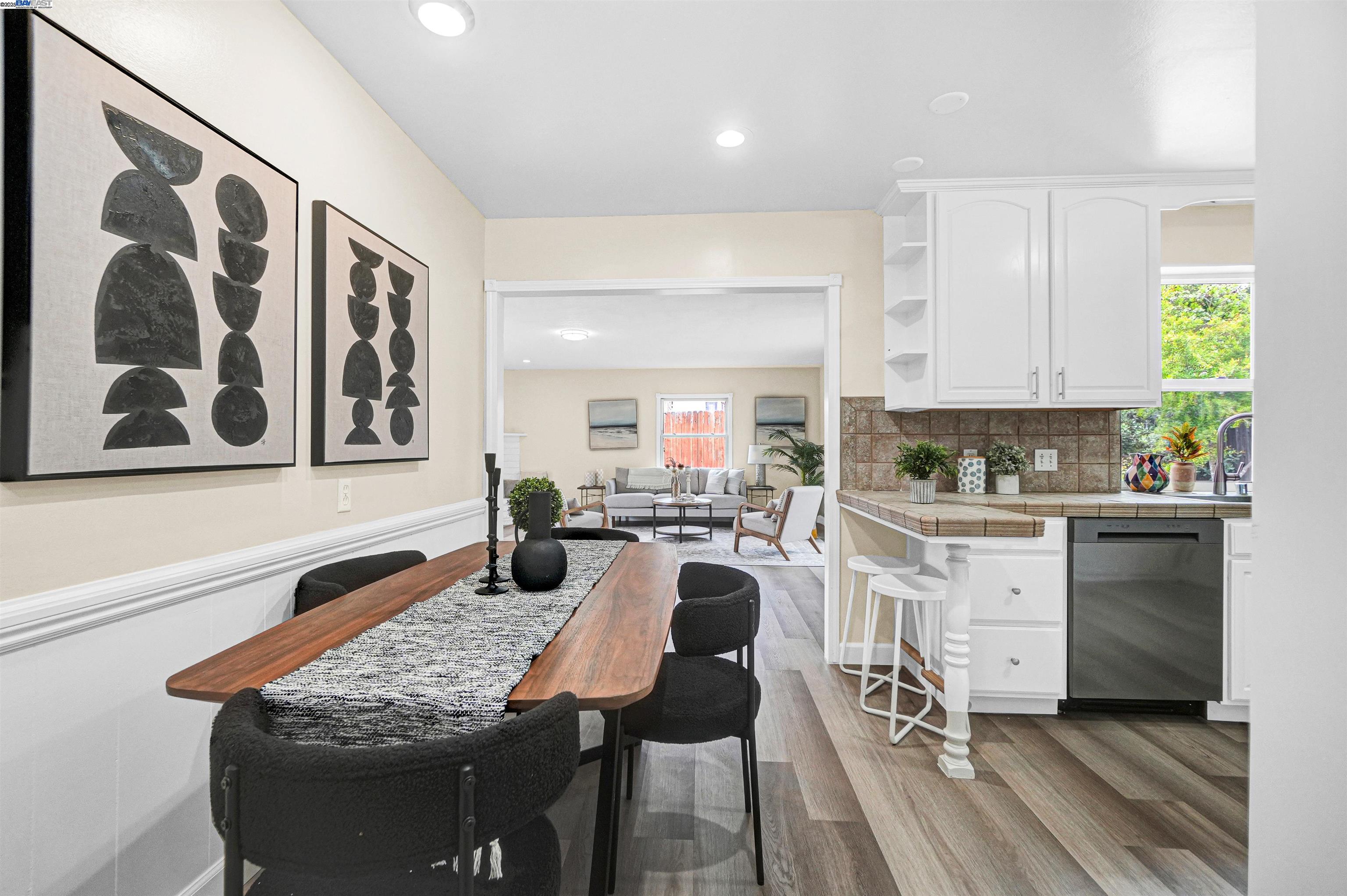 Detail Gallery Image 13 of 44 For 19157 San Miguel Ave, Castro Valley,  CA 94546 - 3 Beds | 1/1 Baths