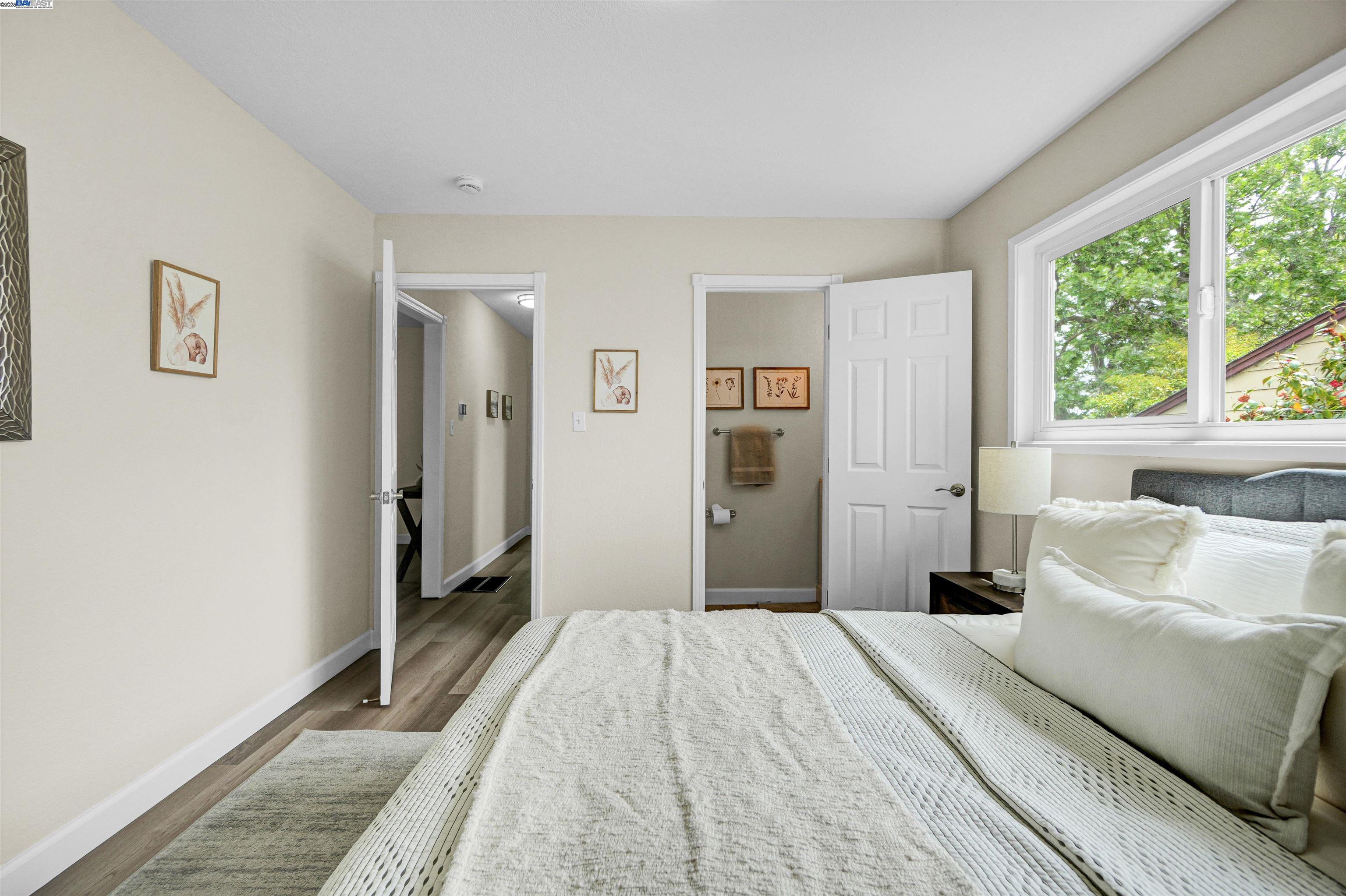 Detail Gallery Image 28 of 44 For 19157 San Miguel Ave, Castro Valley,  CA 94546 - 3 Beds | 1/1 Baths