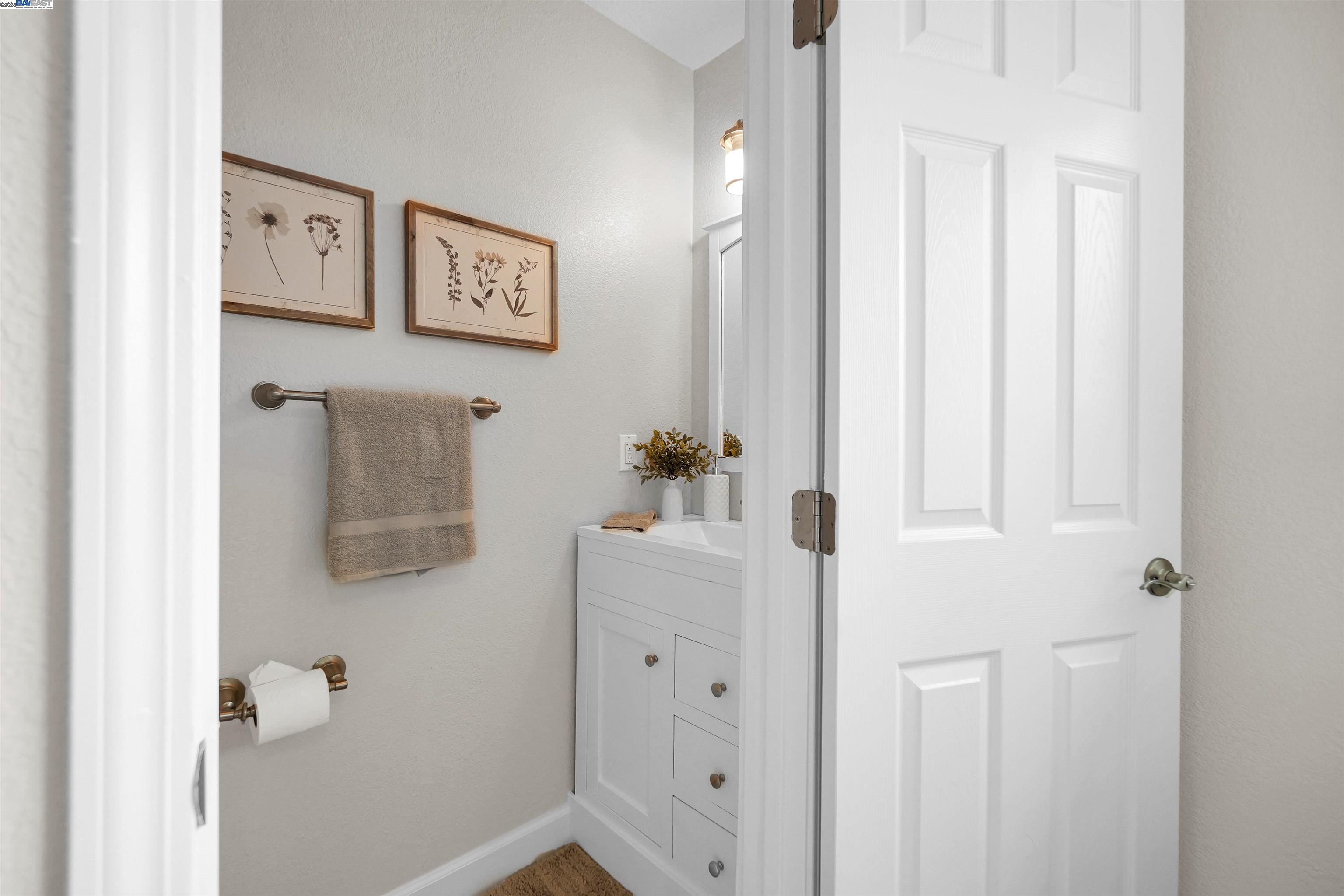 Detail Gallery Image 29 of 44 For 19157 San Miguel Ave, Castro Valley,  CA 94546 - 3 Beds | 1/1 Baths