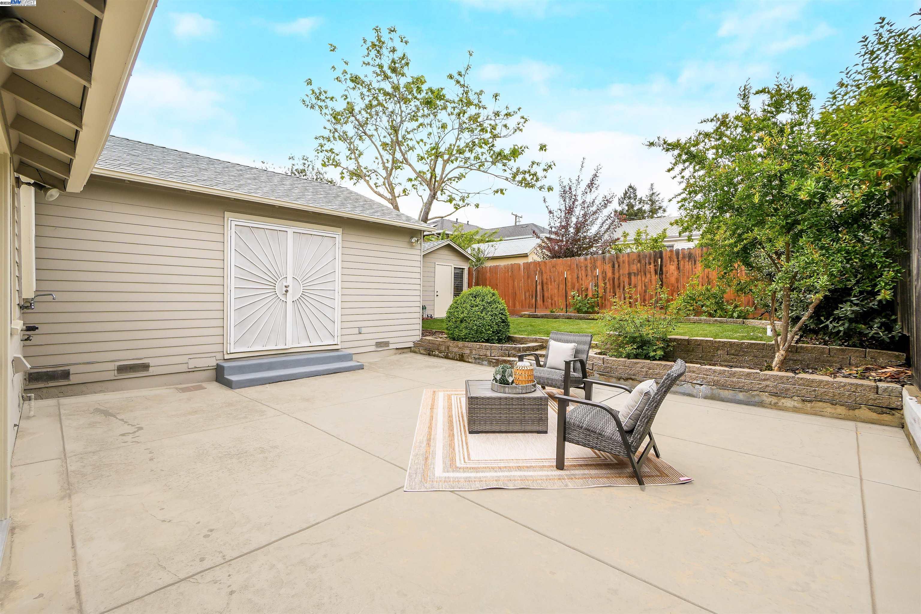 Detail Gallery Image 33 of 44 For 19157 San Miguel Ave, Castro Valley,  CA 94546 - 3 Beds | 1/1 Baths