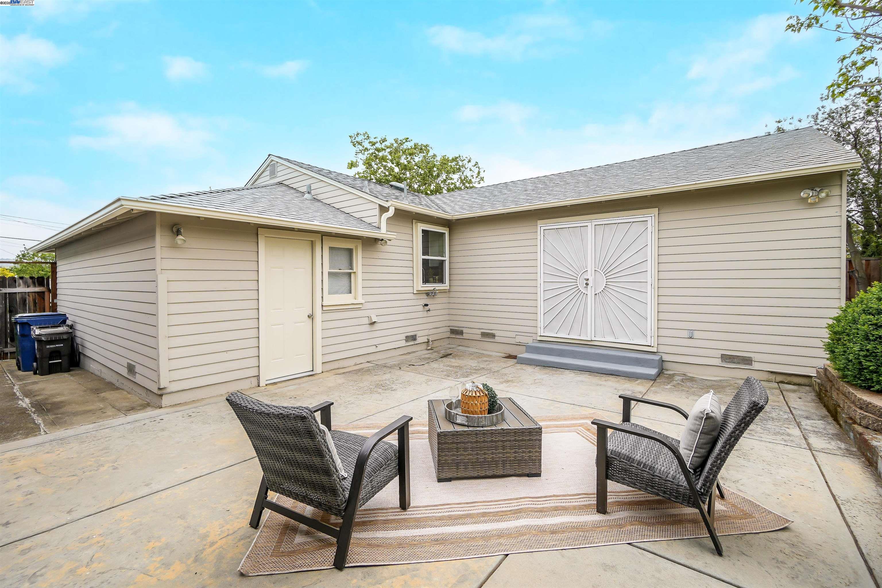 Detail Gallery Image 34 of 44 For 19157 San Miguel Ave, Castro Valley,  CA 94546 - 3 Beds | 1/1 Baths