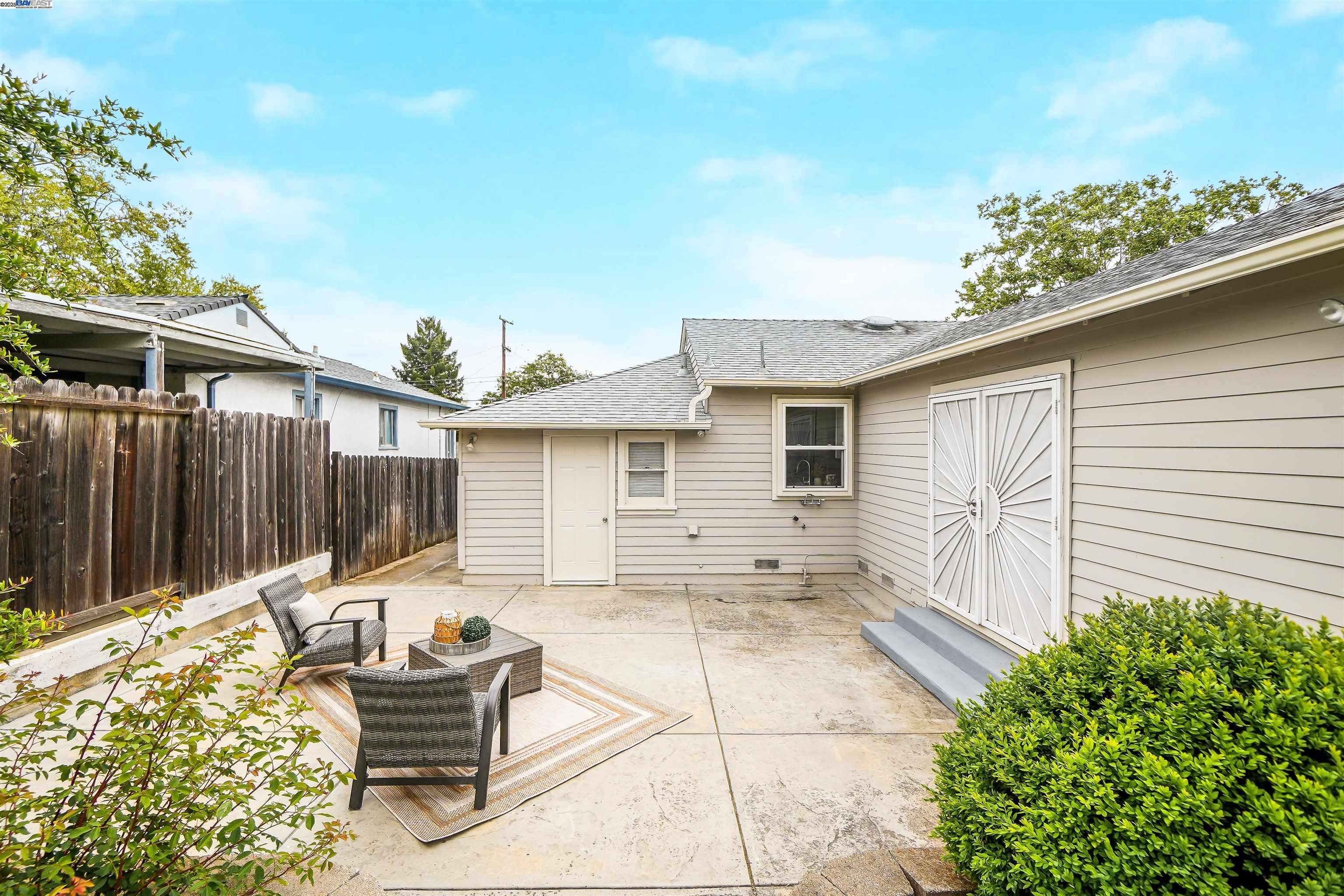 Detail Gallery Image 35 of 44 For 19157 San Miguel Ave, Castro Valley,  CA 94546 - 3 Beds | 1/1 Baths